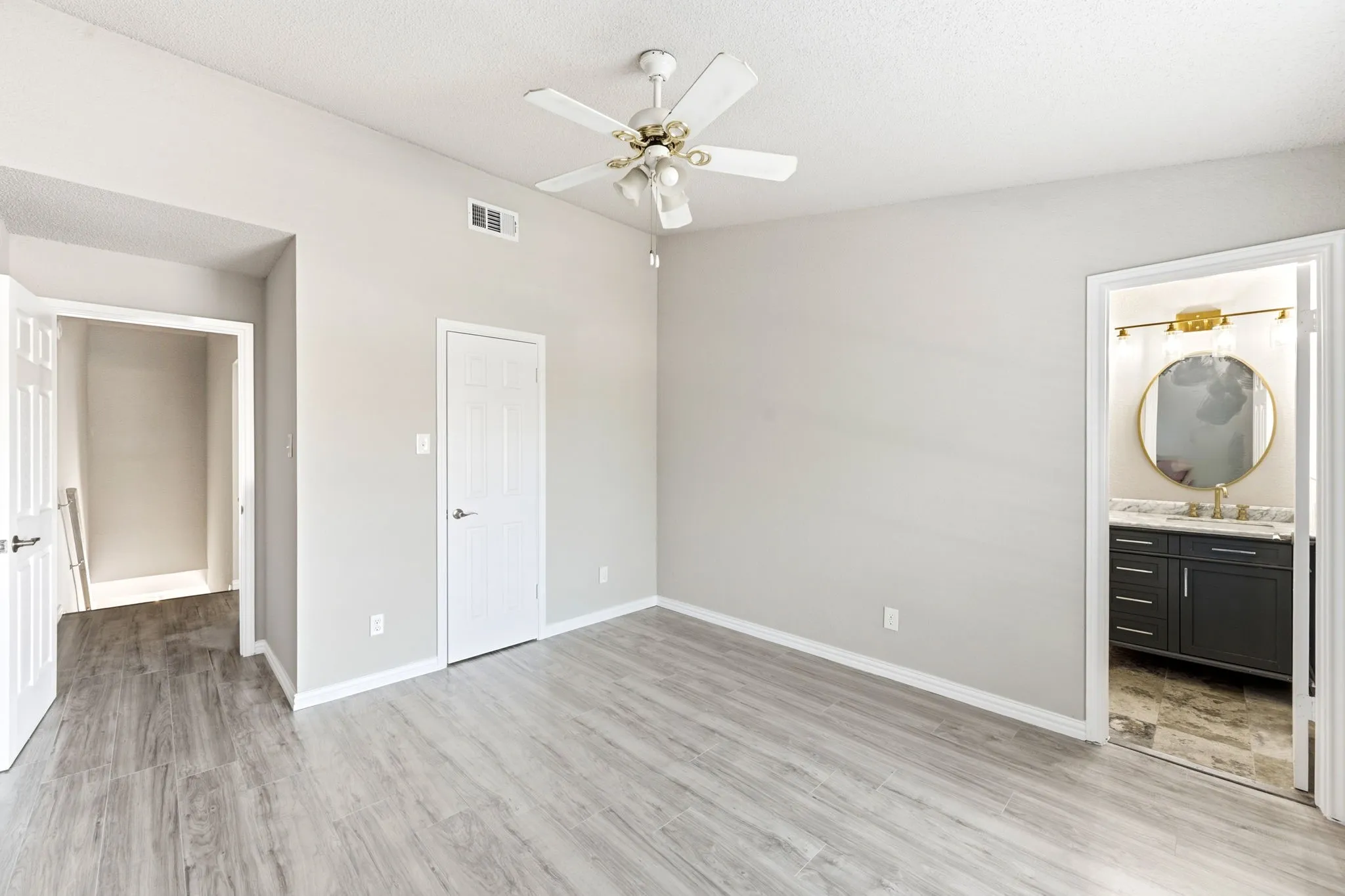 Condominium For Rent in Dallas County , 14333 Preston Road 1704, Dallas, Texas 75254, 2 Bedroom, 3 Bathroom, Garage spaces, 1,221 Sqft, built in 1982, mls#21383196, Real Estate Agent in Dallas, Homes For Rent in Dallas county, Homes For Rent in Dallas, Realtor in Dallas Texas, Real Estate Brokerage Independent Realty Texas, Luminita Cordes Realtor