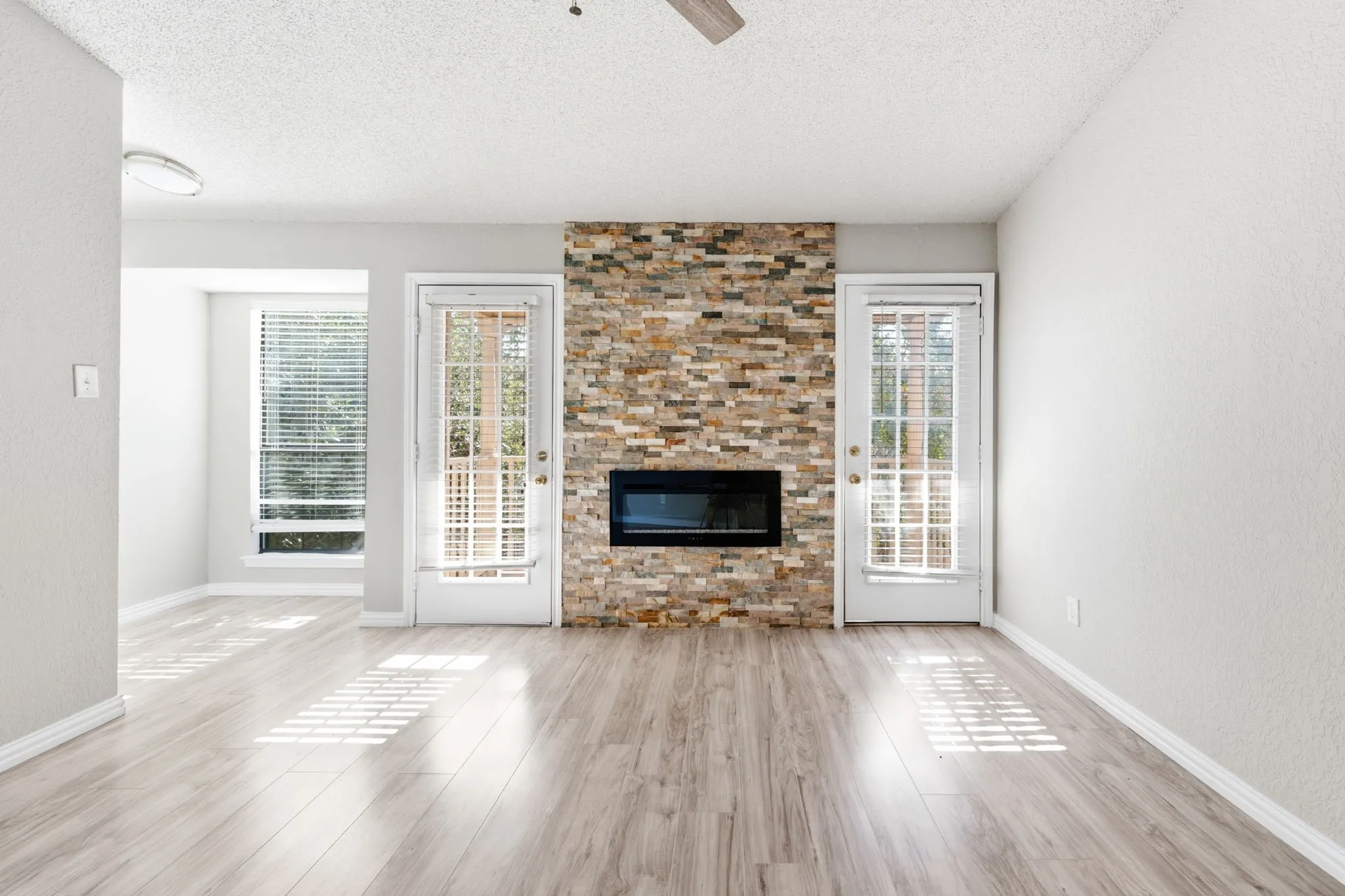 Condominium For Rent in Dallas County , 14333 Preston Road 1704, Dallas, Texas 75254, 2 Bedroom, 3 Bathroom, Garage spaces, 1,221 Sqft, built in 1982, mls#21383196, Real Estate Agent in Dallas, Homes For Rent in Dallas county, Homes For Rent in Dallas, Realtor in Dallas Texas, Real Estate Brokerage Independent Realty Texas, Luminita Cordes Realtor