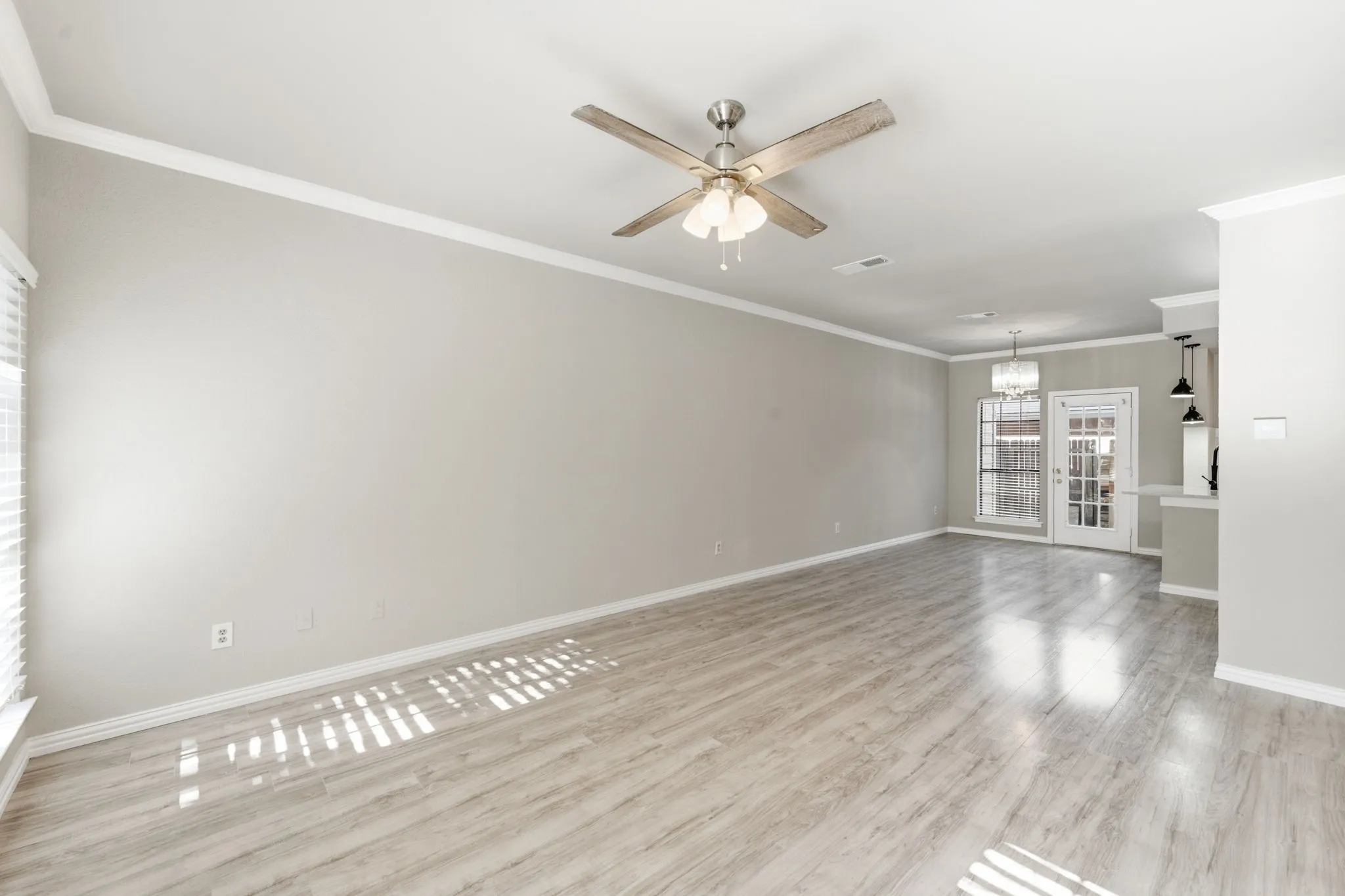 Condominium For Rent in Dallas County , 14333 Preston Road 1704, Dallas, Texas 75254, 2 Bedroom, 3 Bathroom, Garage spaces, 1,221 Sqft, built in 1982, mls#21383196, Real Estate Agent in Dallas, Homes For Rent in Dallas county, Homes For Rent in Dallas, Realtor in Dallas Texas, Real Estate Brokerage Independent Realty Texas, Luminita Cordes Realtor