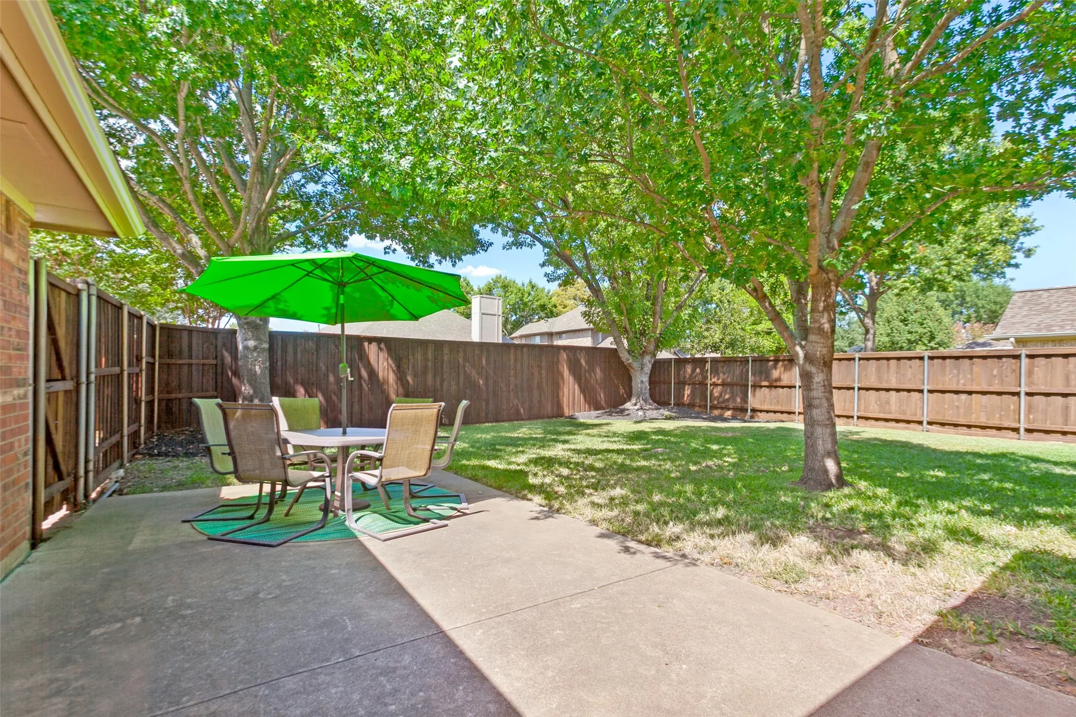 Single Family Residence For Sale in Dallas County , 425 Baltusrol Circle, Garland, Texas 75044, 4 Bedroom, 3 Bathroom, 2 Garage spaces, 2,824 Sqft, built in 1997, mls#21383552, Real Estate Agent in Garland, Homes For Sale in Dallas county, Homes For Sale in Garland, Realtor in Garland Texas, Real Estate Brokerage Independent Realty Texas, Luminita Cordes Realtor