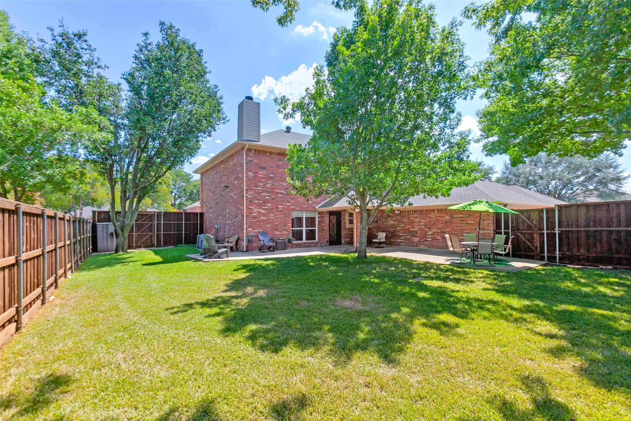 Single Family Residence For Sale in Dallas County , 425 Baltusrol Circle, Garland, Texas 75044, 4 Bedroom, 3 Bathroom, 2 Garage spaces, 2,824 Sqft, built in 1997, mls#21383552, Real Estate Agent in Garland, Homes For Sale in Dallas county, Homes For Sale in Garland, Realtor in Garland Texas, Real Estate Brokerage Independent Realty Texas, Luminita Cordes Realtor
