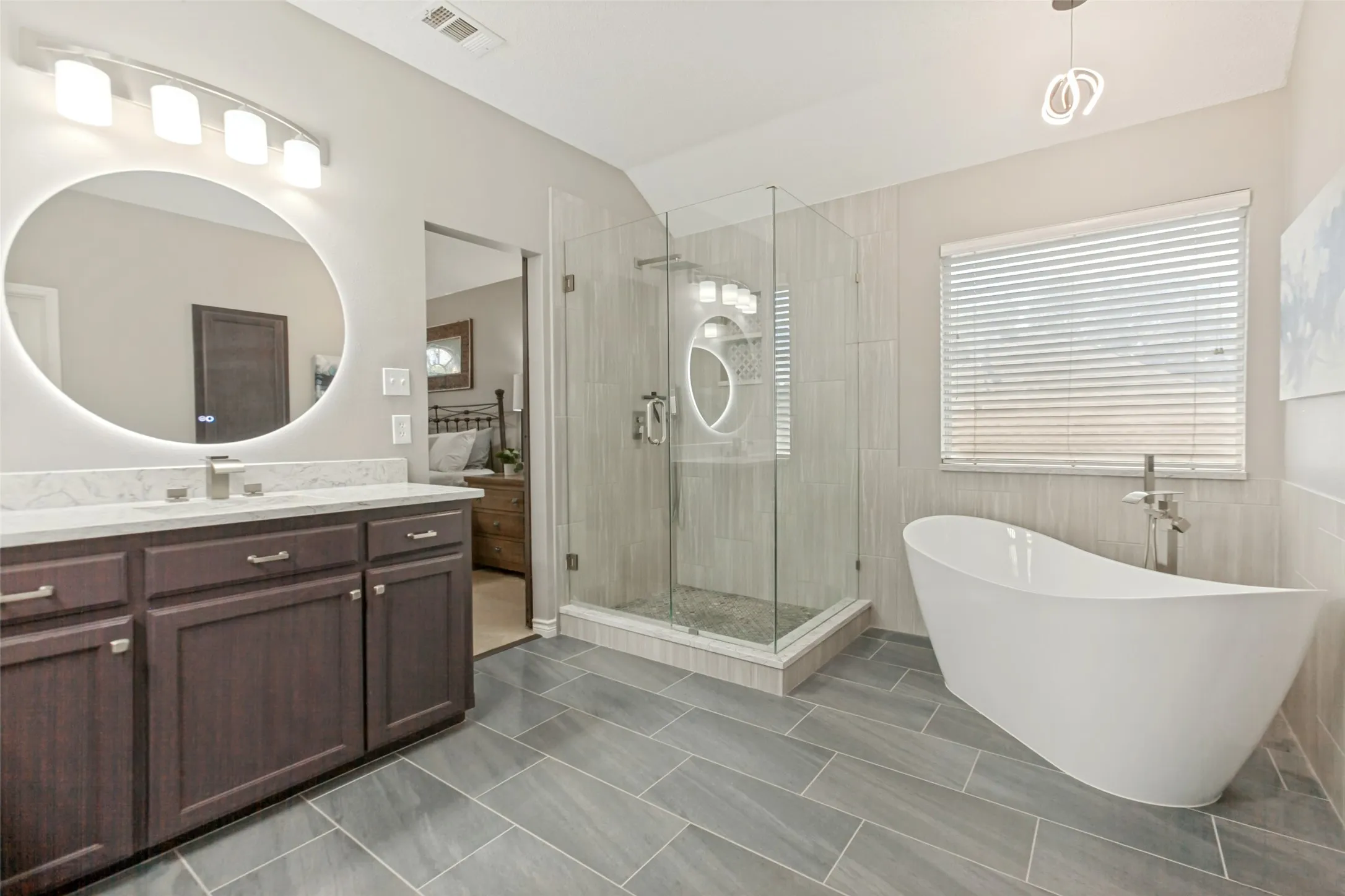 Single Family Residence For Sale in Dallas County , 425 Baltusrol Circle, Garland, Texas 75044, 4 Bedroom, 3 Bathroom, 2 Garage spaces, 2,824 Sqft, built in 1997, mls#21383552, Real Estate Agent in Garland, Homes For Sale in Dallas county, Homes For Sale in Garland, Realtor in Garland Texas, Real Estate Brokerage Independent Realty Texas, Luminita Cordes Realtor