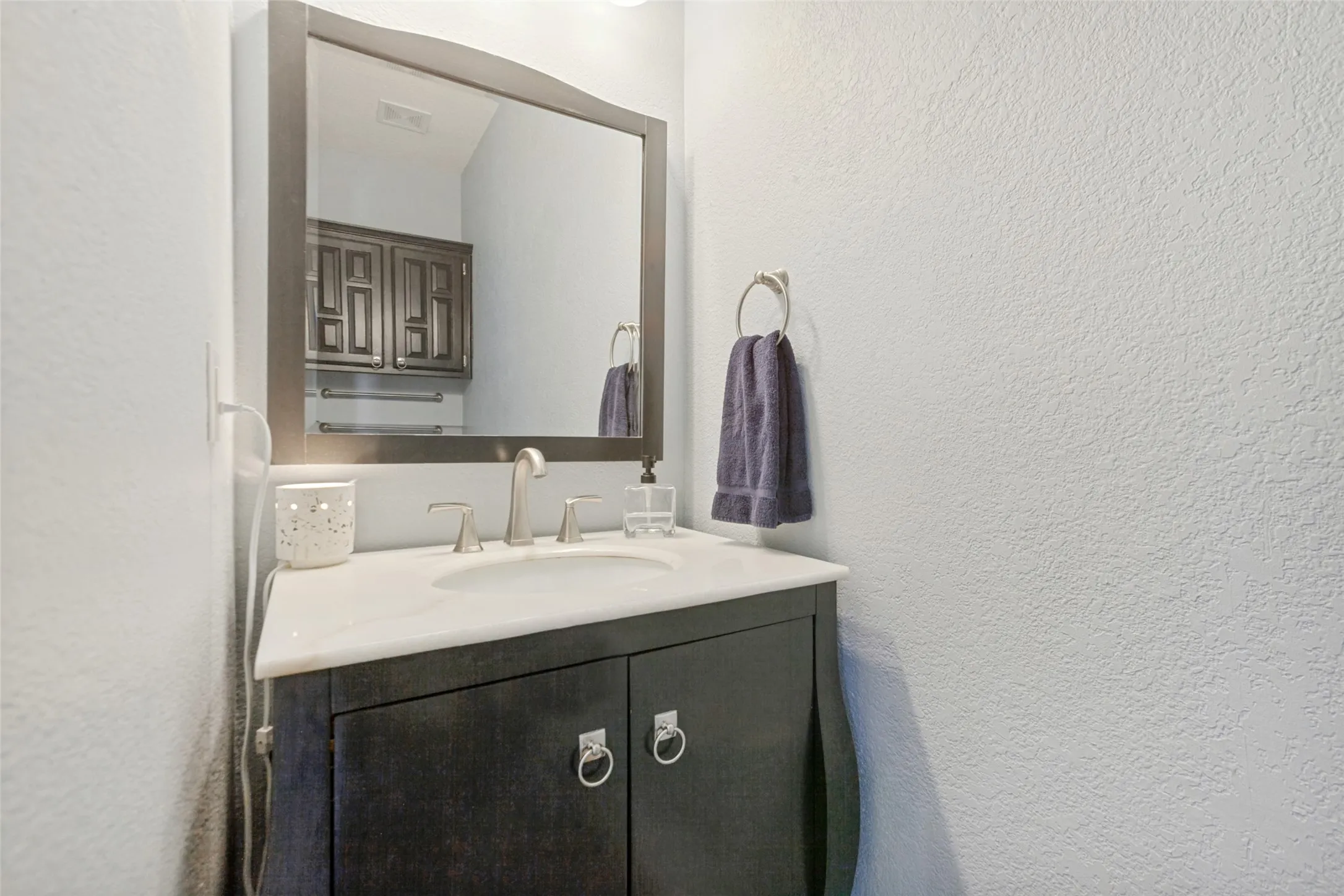 Single Family Residence For Sale in Dallas County , 425 Baltusrol Circle, Garland, Texas 75044, 4 Bedroom, 3 Bathroom, 2 Garage spaces, 2,824 Sqft, built in 1997, mls#21383552, Real Estate Agent in Garland, Homes For Sale in Dallas county, Homes For Sale in Garland, Realtor in Garland Texas, Real Estate Brokerage Independent Realty Texas, Luminita Cordes Realtor