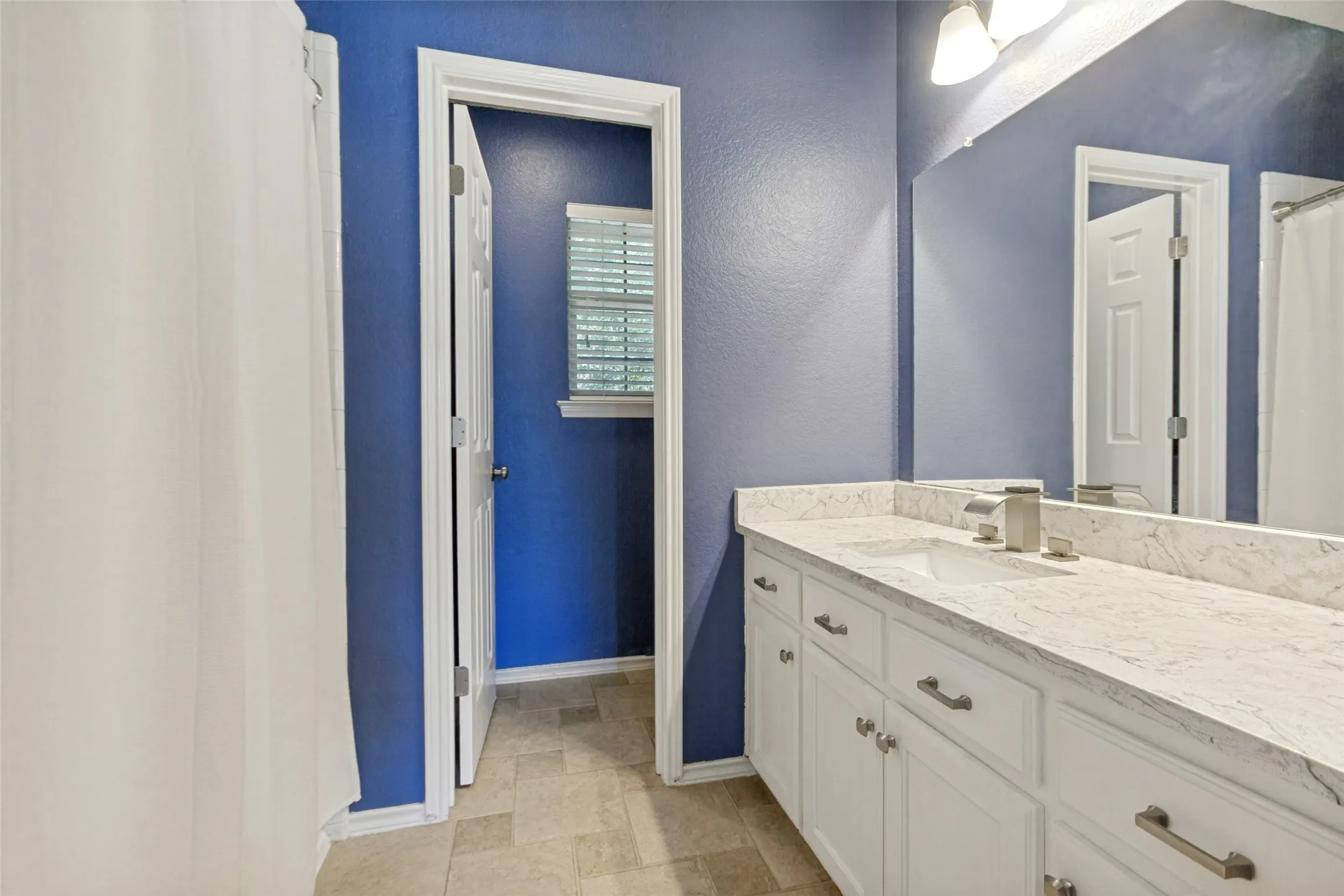 Single Family Residence For Sale in Dallas County , 425 Baltusrol Circle, Garland, Texas 75044, 4 Bedroom, 3 Bathroom, 2 Garage spaces, 2,824 Sqft, built in 1997, mls#21383552, Real Estate Agent in Garland, Homes For Sale in Dallas county, Homes For Sale in Garland, Realtor in Garland Texas, Real Estate Brokerage Independent Realty Texas, Luminita Cordes Realtor