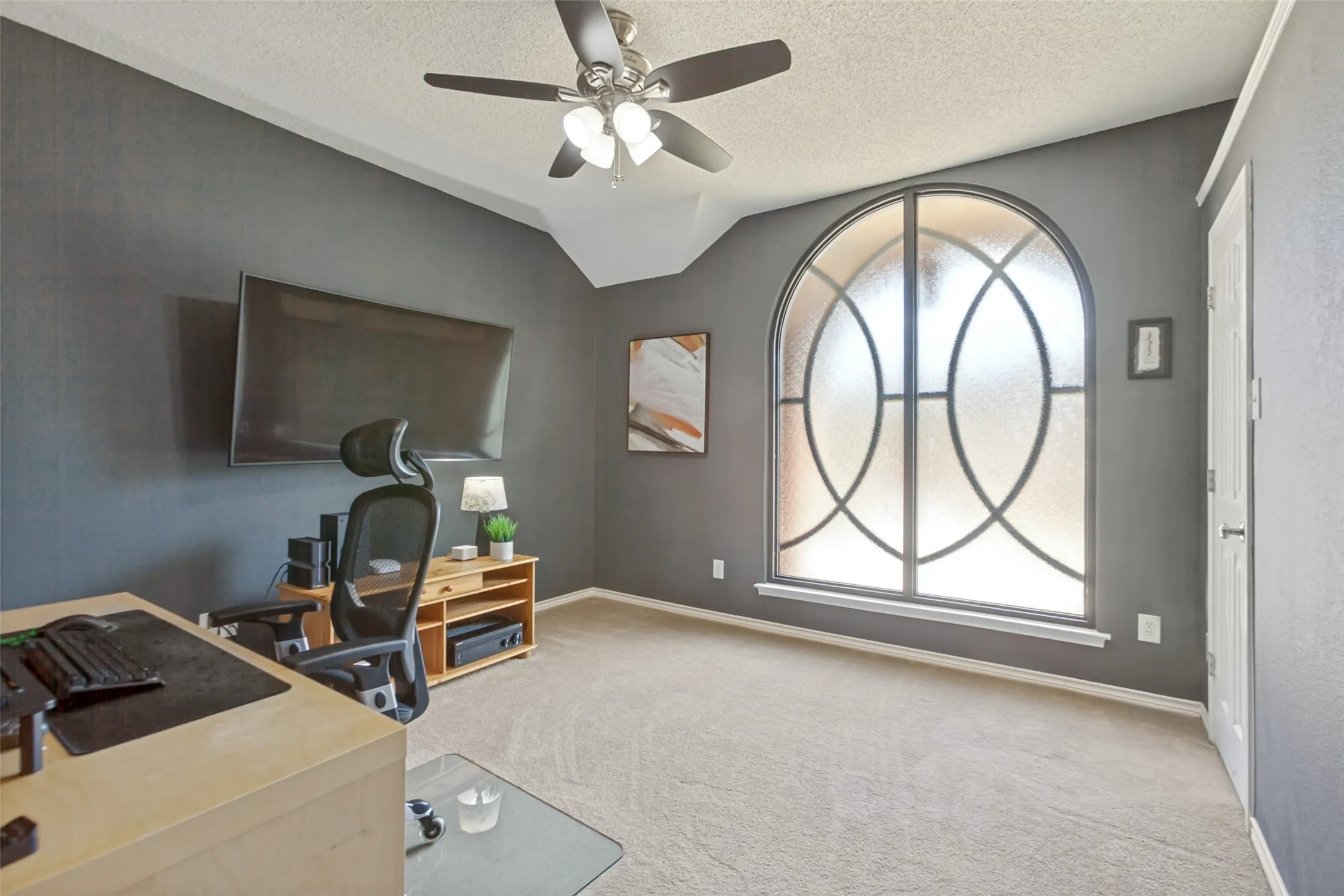 Single Family Residence For Sale in Dallas County , 425 Baltusrol Circle, Garland, Texas 75044, 4 Bedroom, 3 Bathroom, 2 Garage spaces, 2,824 Sqft, built in 1997, mls#21383552, Real Estate Agent in Garland, Homes For Sale in Dallas county, Homes For Sale in Garland, Realtor in Garland Texas, Real Estate Brokerage Independent Realty Texas, Luminita Cordes Realtor
