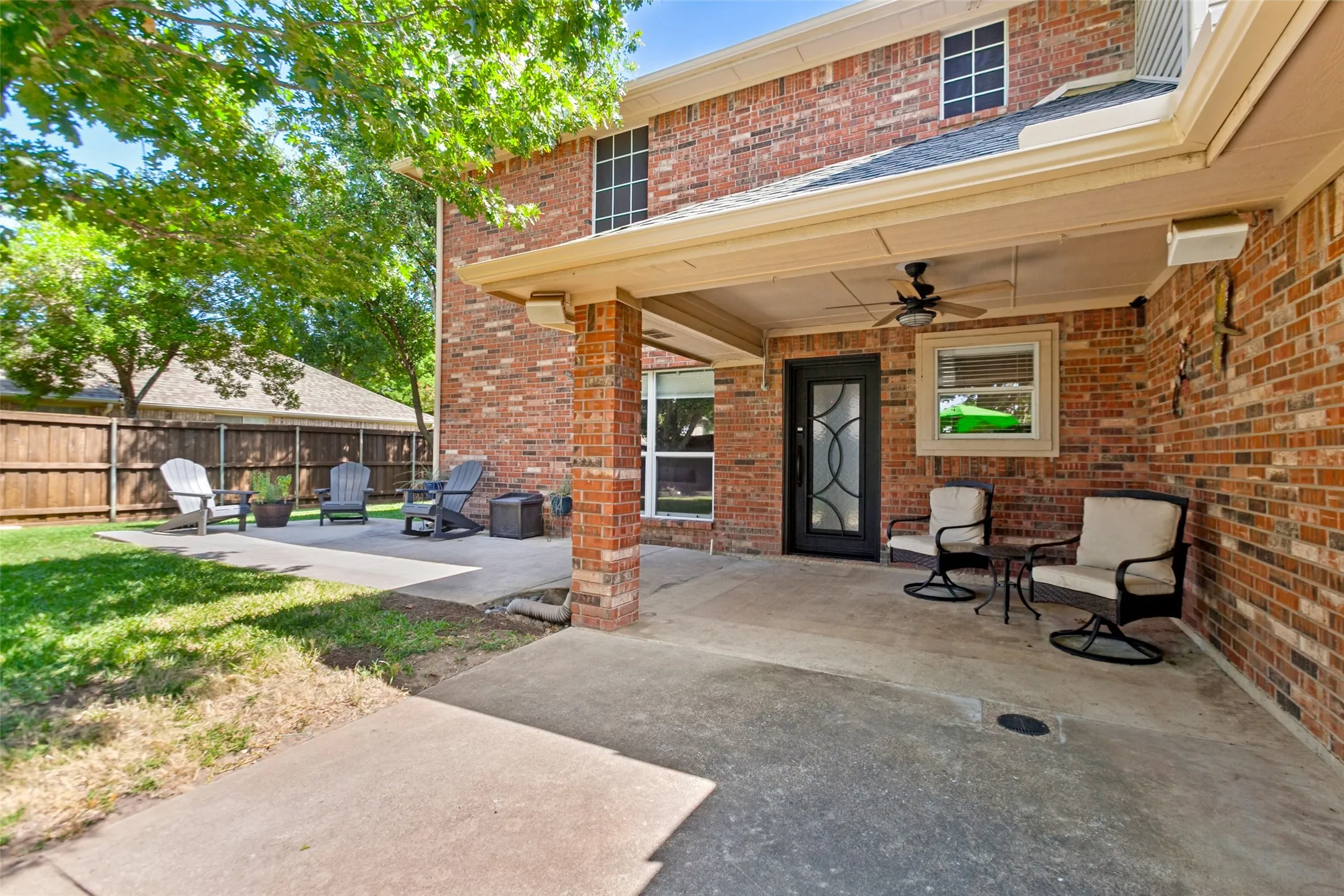 Single Family Residence For Sale in Dallas County , 425 Baltusrol Circle, Garland, Texas 75044, 4 Bedroom, 3 Bathroom, 2 Garage spaces, 2,824 Sqft, built in 1997, mls#21383552, Real Estate Agent in Garland, Homes For Sale in Dallas county, Homes For Sale in Garland, Realtor in Garland Texas, Real Estate Brokerage Independent Realty Texas, Luminita Cordes Realtor