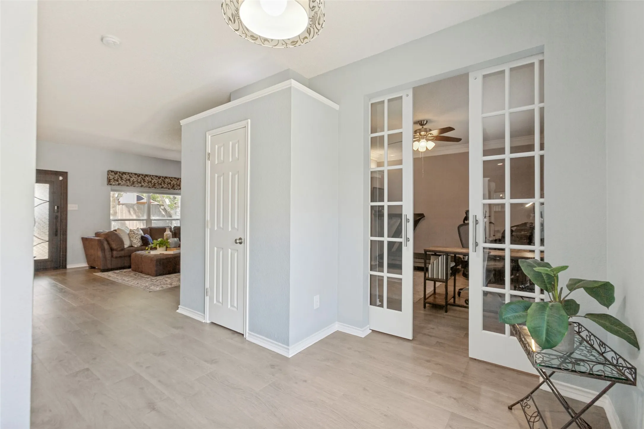 Single Family Residence For Sale in Dallas County , 425 Baltusrol Circle, Garland, Texas 75044, 4 Bedroom, 3 Bathroom, 2 Garage spaces, 2,824 Sqft, built in 1997, mls#21383552, Real Estate Agent in Garland, Homes For Sale in Dallas county, Homes For Sale in Garland, Realtor in Garland Texas, Real Estate Brokerage Independent Realty Texas, Luminita Cordes Realtor