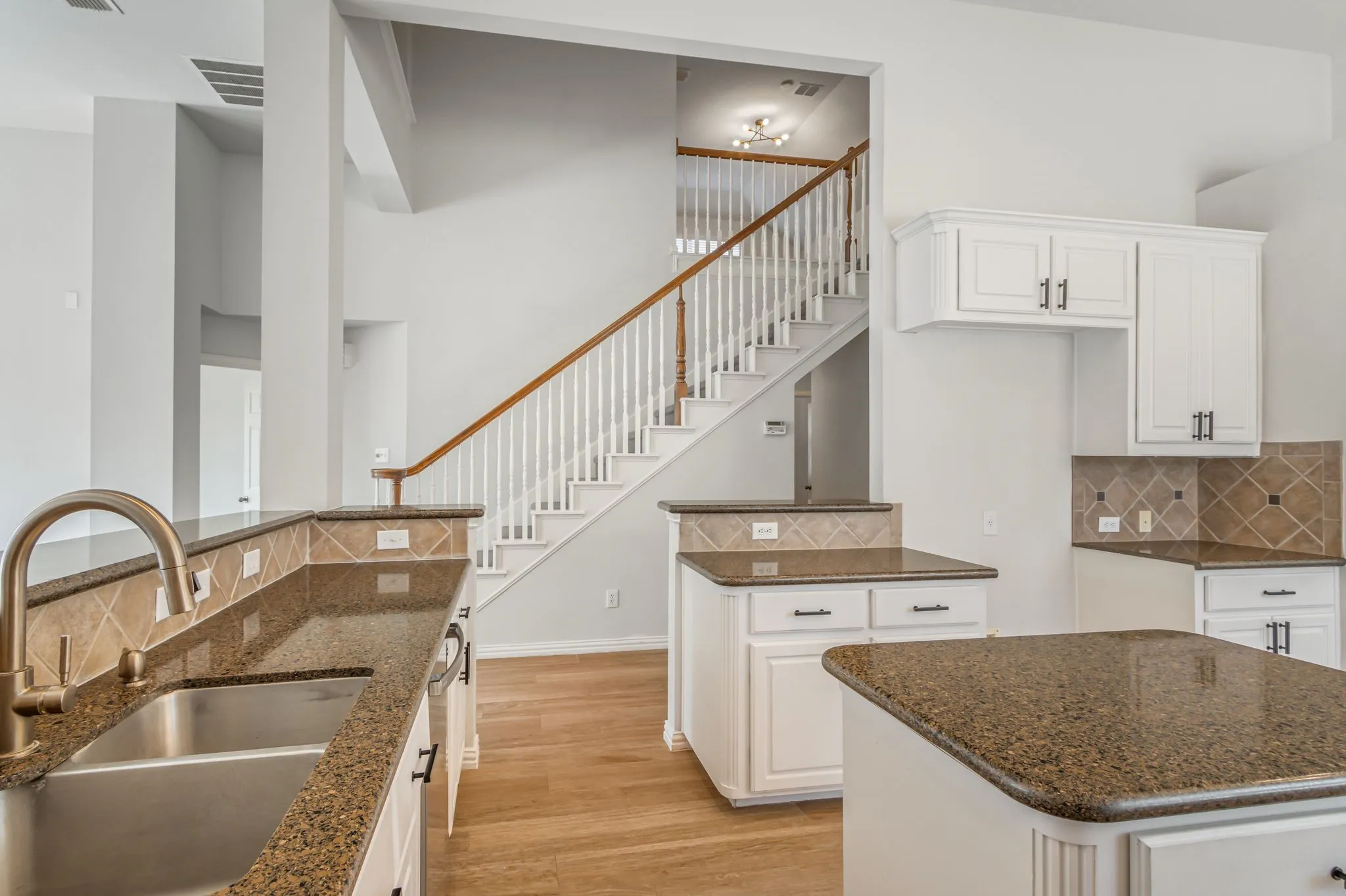 Single Family Residence For Sale in Denton County , 3628 Andrea Drive, Flower Mound, Texas 75022, 4 Bedroom, 3 Bathroom, 2 Garage spaces, 2,424 Sqft, built in 2004, mls#21381204, Real Estate Agent in Flower Mound, Homes For Sale in Denton county, Homes For Sale in Flower Mound, Realtor in Flower Mound Texas, Real Estate Brokerage Independent Realty Texas, Luminita Cordes Realtor