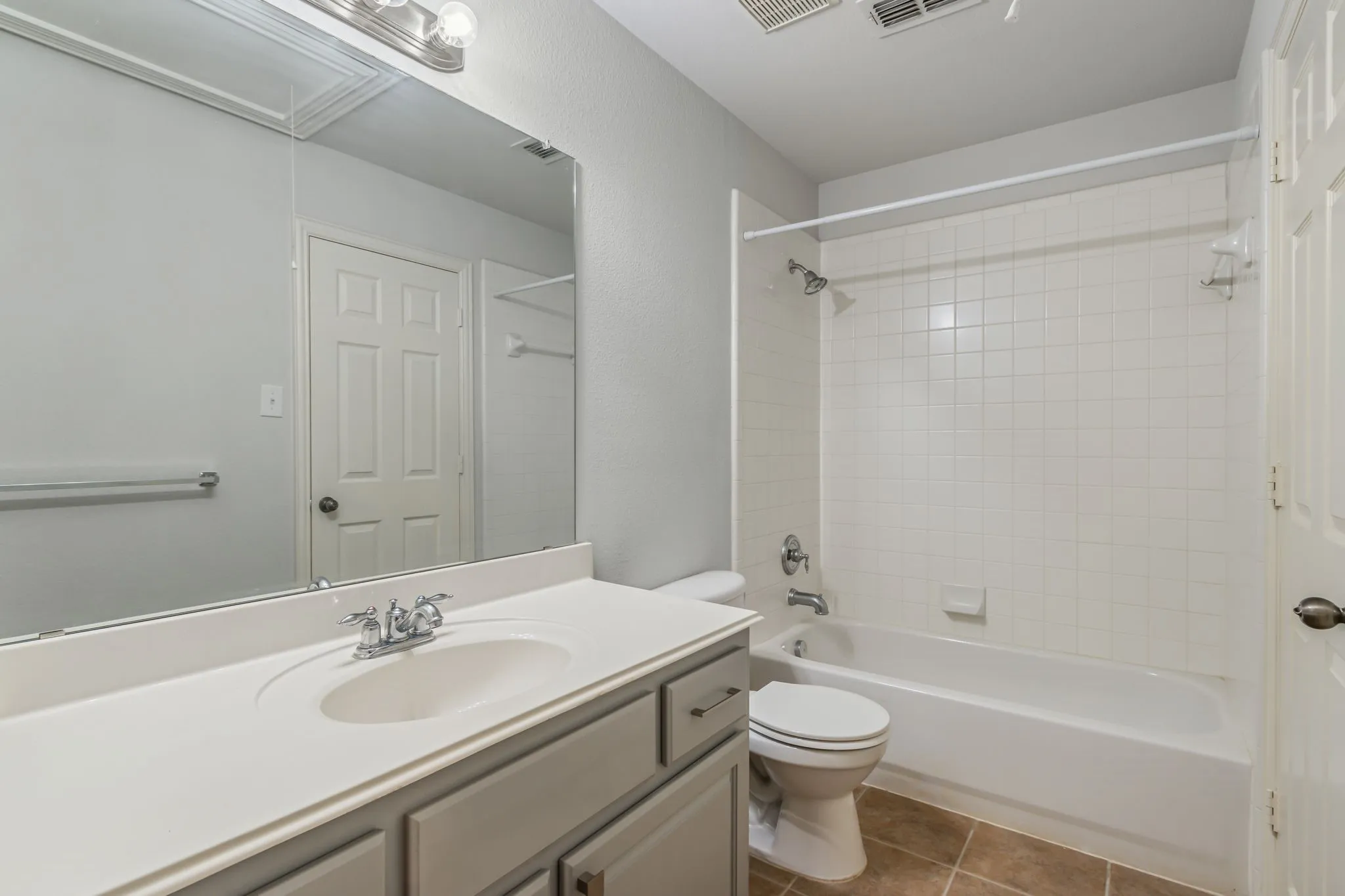 Single Family Residence For Sale in Denton County , 3628 Andrea Drive, Flower Mound, Texas 75022, 4 Bedroom, 3 Bathroom, 2 Garage spaces, 2,424 Sqft, built in 2004, mls#21381204, Real Estate Agent in Flower Mound, Homes For Sale in Denton county, Homes For Sale in Flower Mound, Realtor in Flower Mound Texas, Real Estate Brokerage Independent Realty Texas, Luminita Cordes Realtor