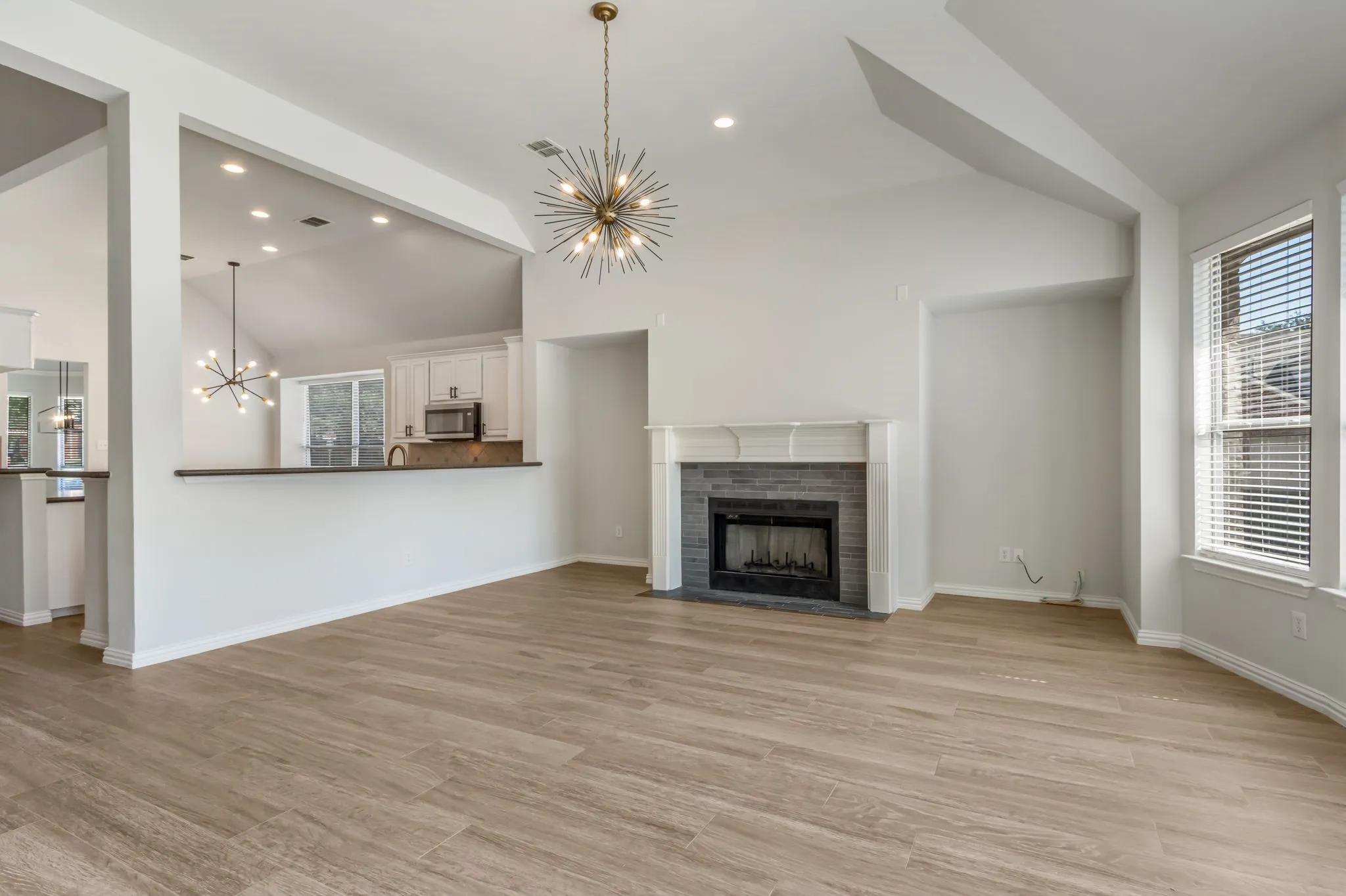 Single Family Residence For Sale in Denton County , 3628 Andrea Drive, Flower Mound, Texas 75022, 4 Bedroom, 3 Bathroom, 2 Garage spaces, 2,424 Sqft, built in 2004, mls#21381204, Real Estate Agent in Flower Mound, Homes For Sale in Denton county, Homes For Sale in Flower Mound, Realtor in Flower Mound Texas, Real Estate Brokerage Independent Realty Texas, Luminita Cordes Realtor