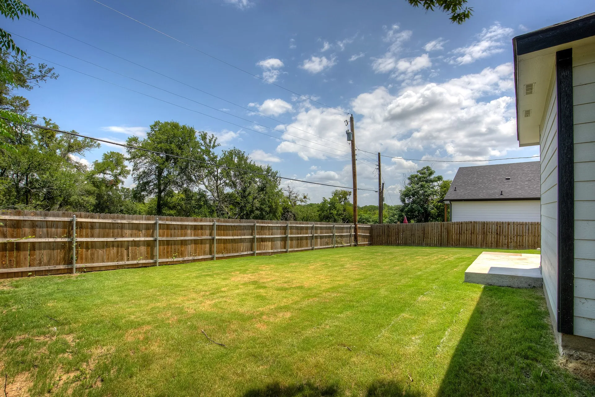 Single Family Residence For Rent in Tarrant County , 5116 Bonnell Avenue, Fort Worth, Texas 76107, 3 Bedroom, 2 Bathroom, 2 Garage spaces, 1,700 Sqft, built in 2022, mls#21383559, Real Estate Agent in Fort Worth, Homes For Rent in Tarrant county, Homes For Rent in Fort Worth, Realtor in Fort Worth Texas, Real Estate Brokerage Independent Realty Texas, Luminita Cordes Realtor