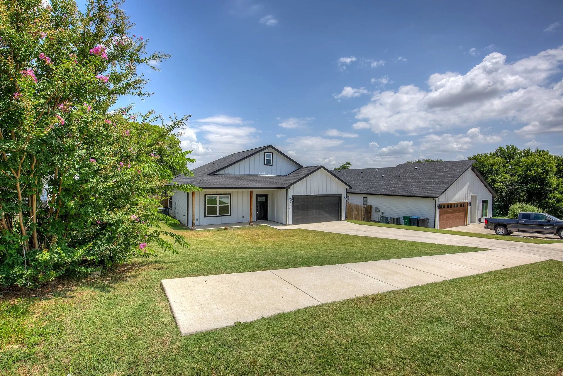 Single Family Residence For Rent in Tarrant County , 5116 Bonnell Avenue, Fort Worth, Texas 76107, 3 Bedroom, 2 Bathroom, 2 Garage spaces, 1,700 Sqft, built in 2022, mls#21383559, Real Estate Agent in Fort Worth, Homes For Rent in Tarrant county, Homes For Rent in Fort Worth, Realtor in Fort Worth Texas, Real Estate Brokerage Independent Realty Texas, Luminita Cordes Realtor