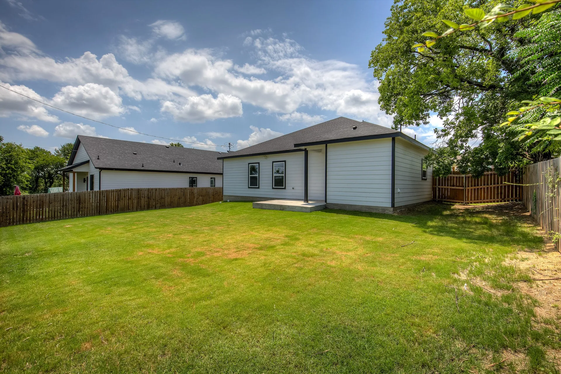 Single Family Residence For Rent in Tarrant County , 5116 Bonnell Avenue, Fort Worth, Texas 76107, 3 Bedroom, 2 Bathroom, 2 Garage spaces, 1,700 Sqft, built in 2022, mls#21383559, Real Estate Agent in Fort Worth, Homes For Rent in Tarrant county, Homes For Rent in Fort Worth, Realtor in Fort Worth Texas, Real Estate Brokerage Independent Realty Texas, Luminita Cordes Realtor