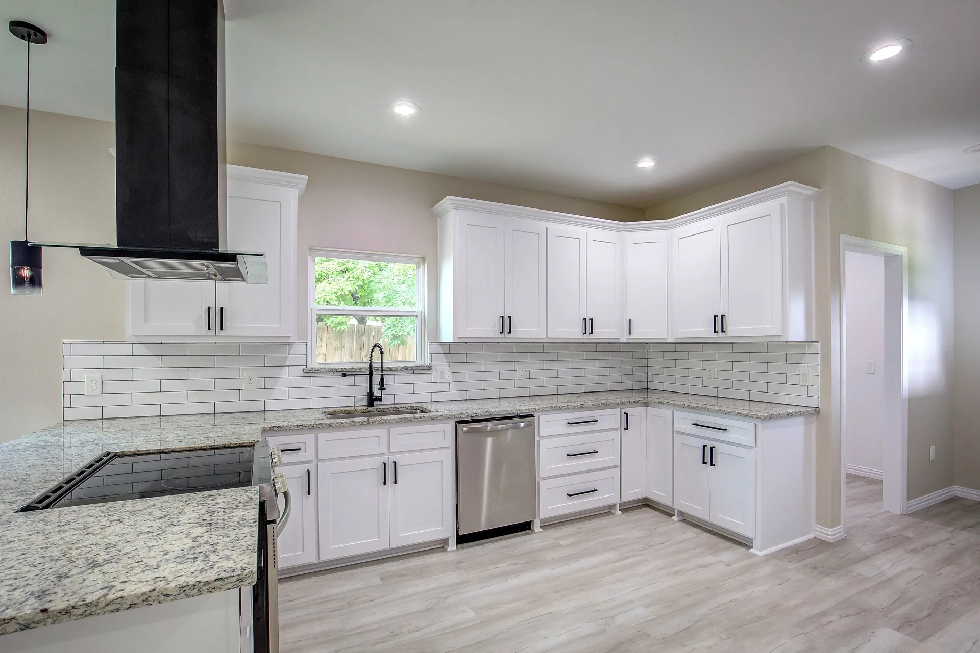 Single Family Residence For Rent in Tarrant County , 5116 Bonnell Avenue, Fort Worth, Texas 76107, 3 Bedroom, 2 Bathroom, 2 Garage spaces, 1,700 Sqft, built in 2022, mls#21383559, Real Estate Agent in Fort Worth, Homes For Rent in Tarrant county, Homes For Rent in Fort Worth, Realtor in Fort Worth Texas, Real Estate Brokerage Independent Realty Texas, Luminita Cordes Realtor