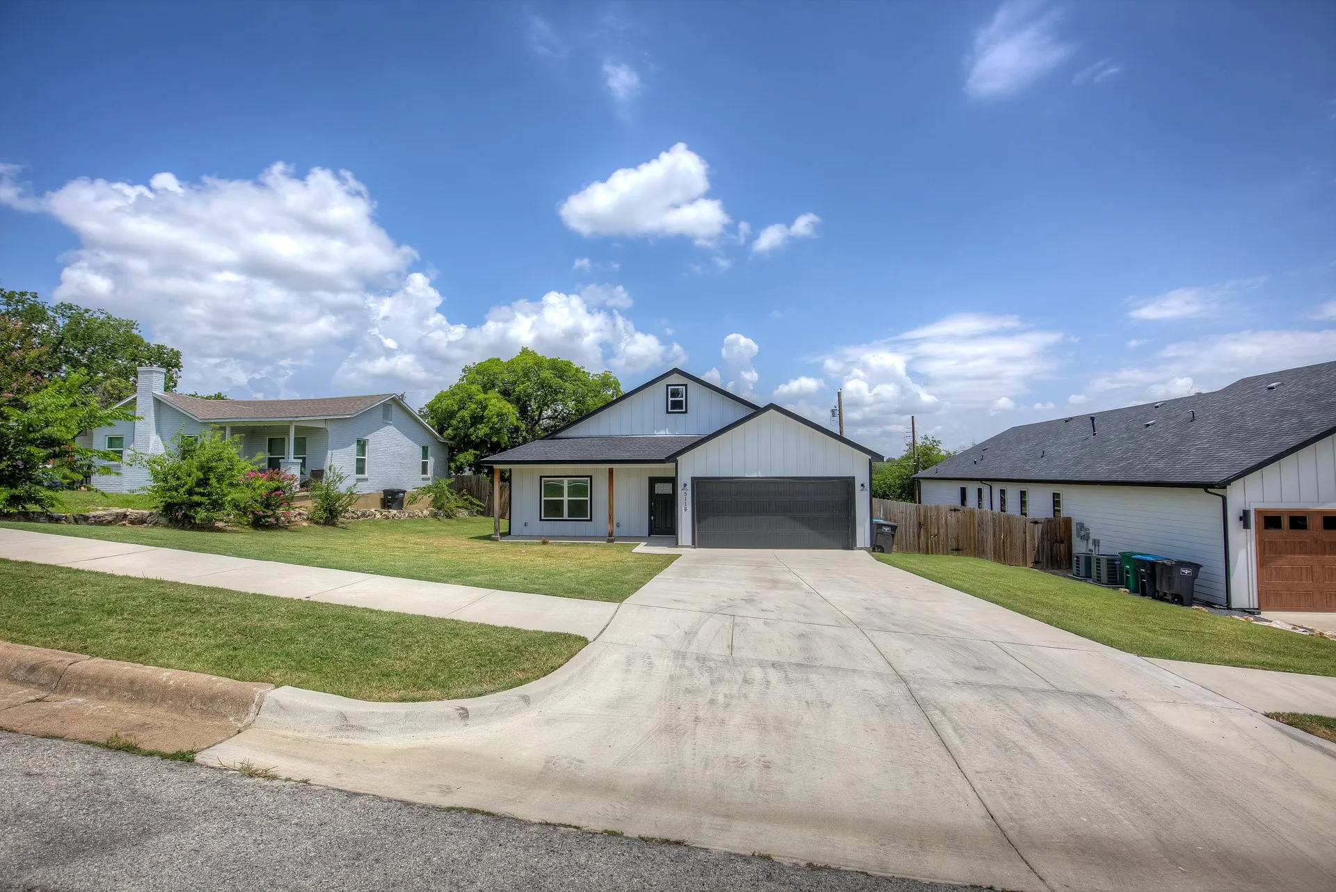 Single Family Residence For Rent in Tarrant County , 5116 Bonnell Avenue, Fort Worth, Texas 76107, 3 Bedroom, 2 Bathroom, 2 Garage spaces, 1,700 Sqft, built in 2022, mls#21383559, Real Estate Agent in Fort Worth, Homes For Rent in Tarrant county, Homes For Rent in Fort Worth, Realtor in Fort Worth Texas, Real Estate Brokerage Independent Realty Texas, Luminita Cordes Realtor