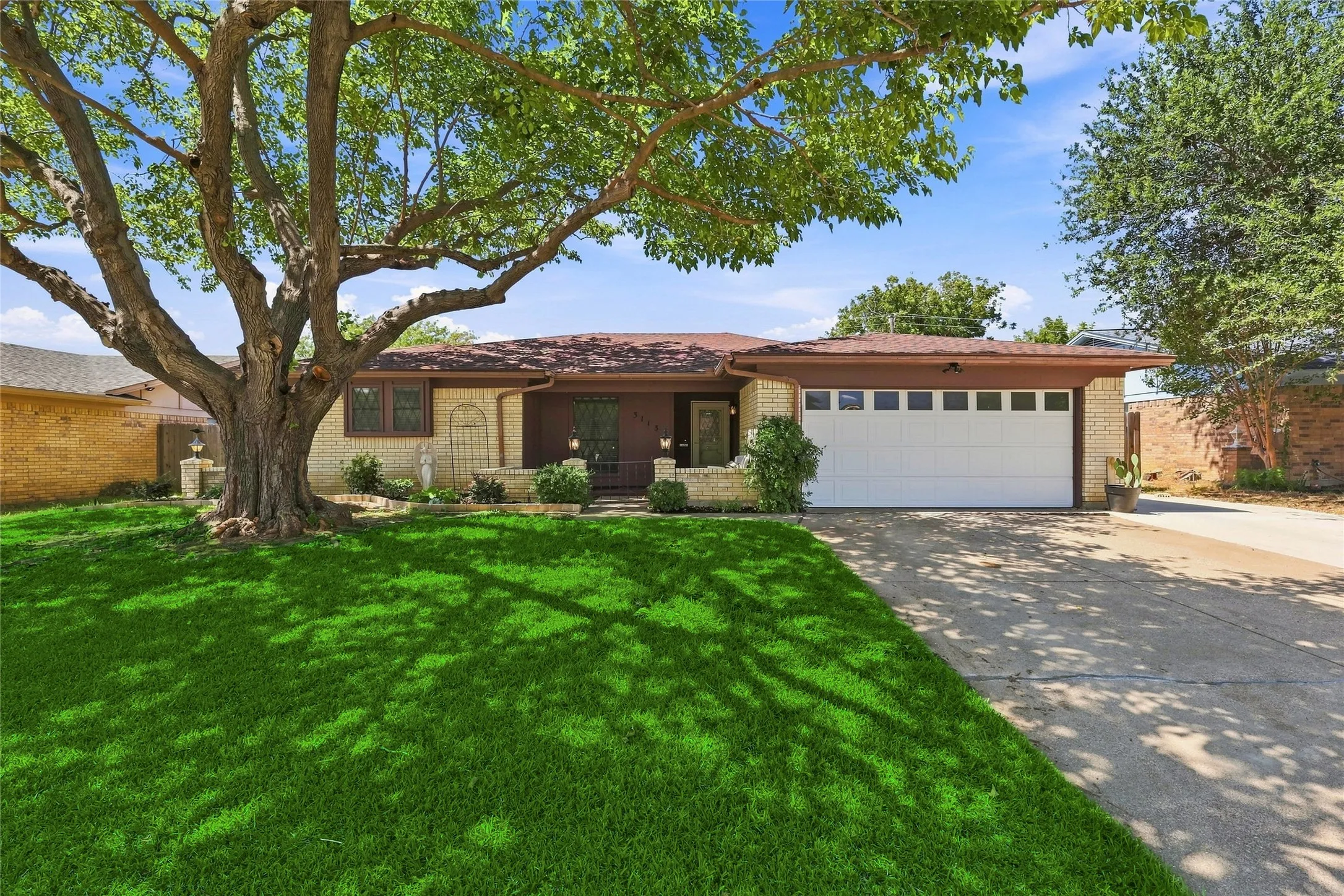 Single Family Residence For Sale in Tarrant County , 3113 Mossy Oak Lane, Bedford, Texas 76021, 3 Bedroom, 2 Bathroom, 2 Garage spaces, 1,719 Sqft, built in 1981, mls#21361748, Real Estate Agent in Bedford, Homes For Sale in Tarrant county, Homes For Sale in Bedford, Realtor in Bedford Texas, Real Estate Brokerage Independent Realty Texas, Luminita Cordes Realtor