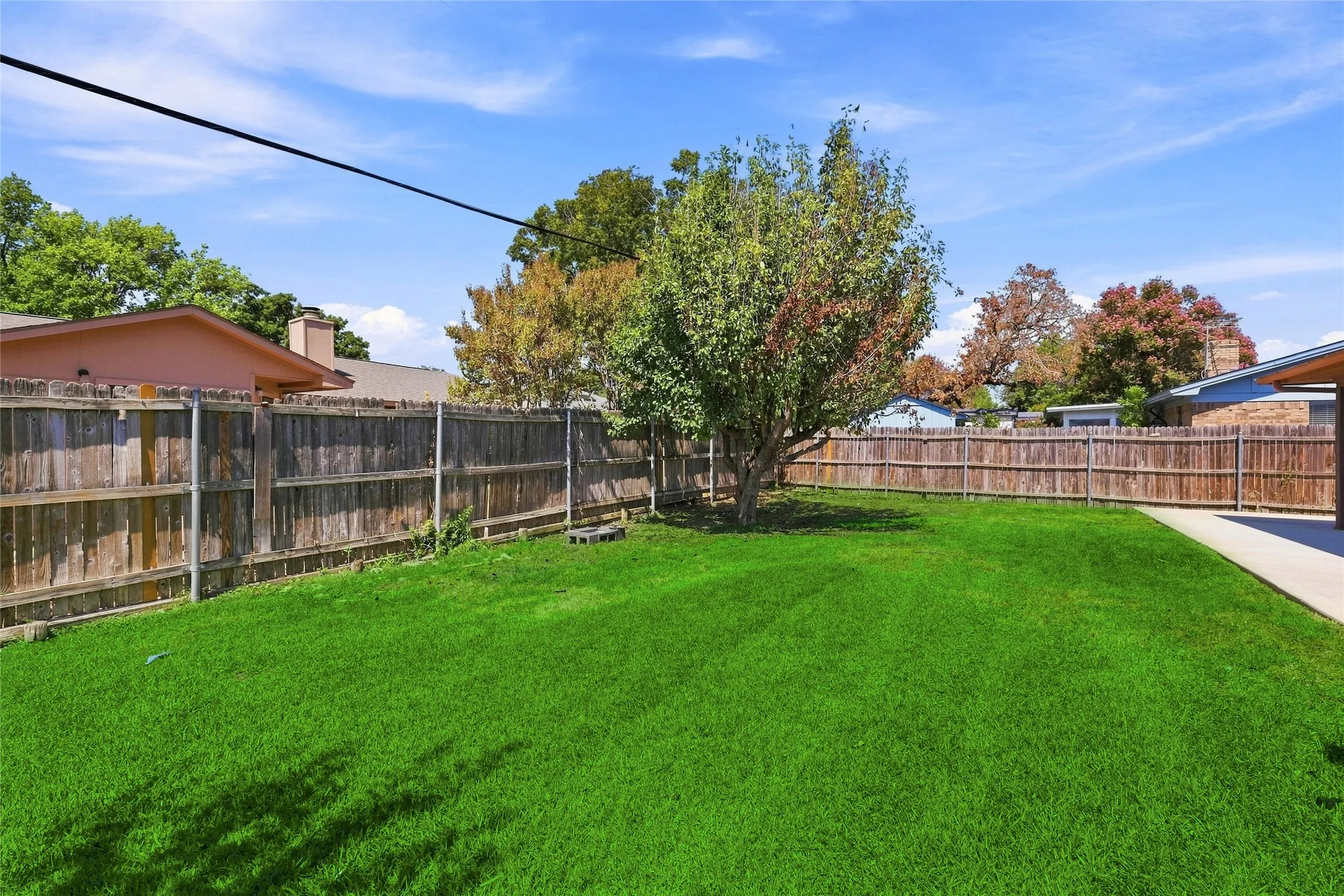 Single Family Residence For Sale in Tarrant County , 3113 Mossy Oak Lane, Bedford, Texas 76021, 3 Bedroom, 2 Bathroom, 2 Garage spaces, 1,719 Sqft, built in 1981, mls#21361748, Real Estate Agent in Bedford, Homes For Sale in Tarrant county, Homes For Sale in Bedford, Realtor in Bedford Texas, Real Estate Brokerage Independent Realty Texas, Luminita Cordes Realtor