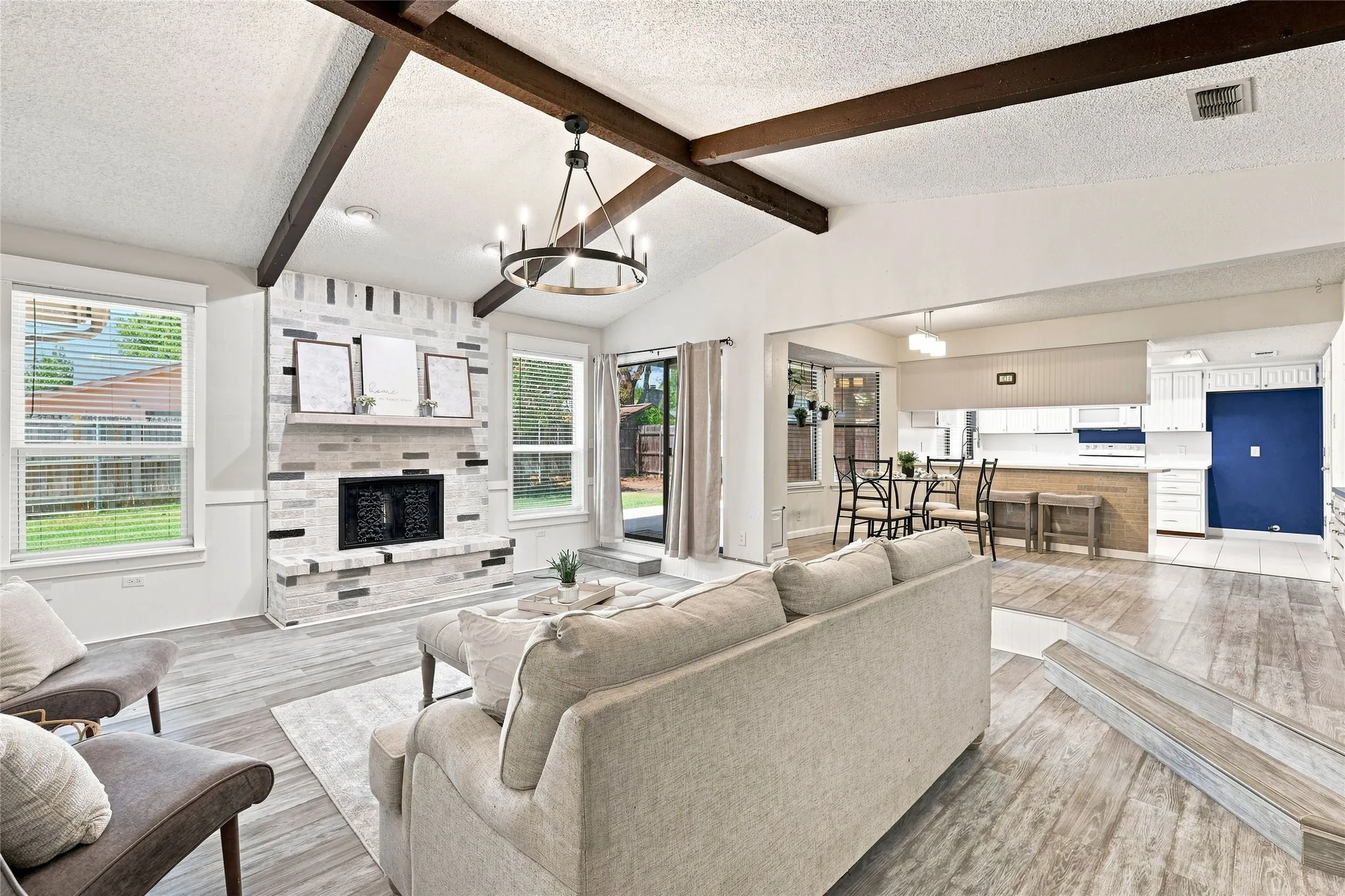 Single Family Residence For Sale in Tarrant County , 3113 Mossy Oak Lane, Bedford, Texas 76021, 3 Bedroom, 2 Bathroom, 2 Garage spaces, 1,719 Sqft, built in 1981, mls#21361748, Real Estate Agent in Bedford, Homes For Sale in Tarrant county, Homes For Sale in Bedford, Realtor in Bedford Texas, Real Estate Brokerage Independent Realty Texas, Luminita Cordes Realtor