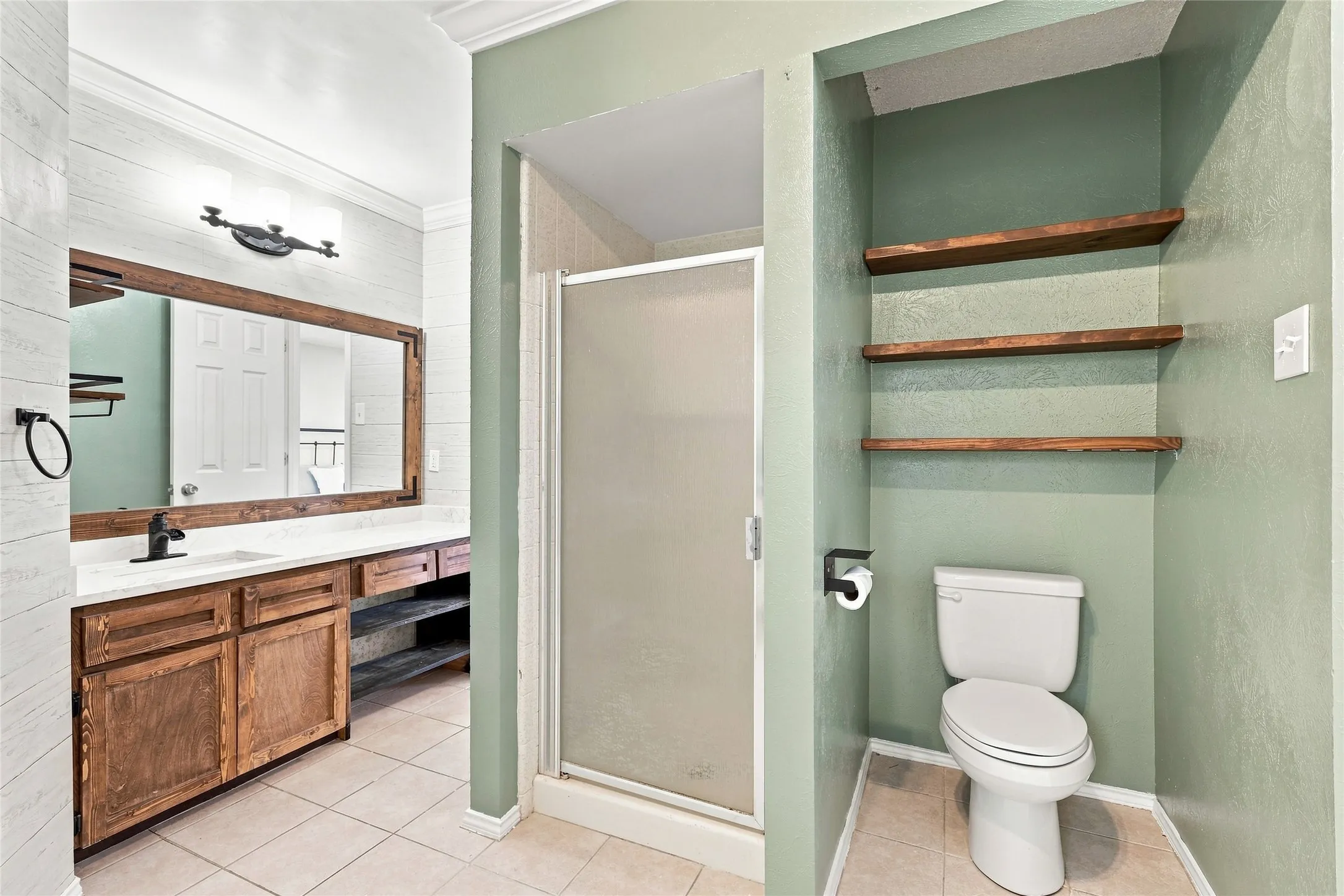Single Family Residence For Sale in Tarrant County , 3113 Mossy Oak Lane, Bedford, Texas 76021, 3 Bedroom, 2 Bathroom, 2 Garage spaces, 1,719 Sqft, built in 1981, mls#21361748, Real Estate Agent in Bedford, Homes For Sale in Tarrant county, Homes For Sale in Bedford, Realtor in Bedford Texas, Real Estate Brokerage Independent Realty Texas, Luminita Cordes Realtor