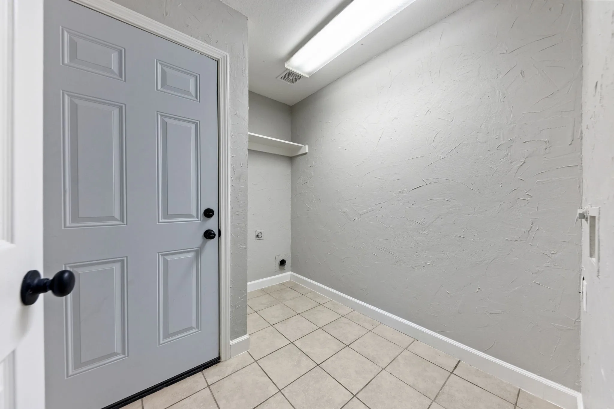 Single Family Residence For Sale in Denton County , 814 Lake Bluff Drive, Lake Dallas, Texas 75065, 3 Bedroom, 2 Bathroom, 2 Garage spaces, 1,888 Sqft, built in 1997, mls#21383561, Real Estate Agent in Lake Dallas, Homes For Sale in Denton county, Homes For Sale in Lake Dallas, Realtor in Lake Dallas Texas, Real Estate Brokerage Independent Realty Texas, Luminita Cordes Realtor
