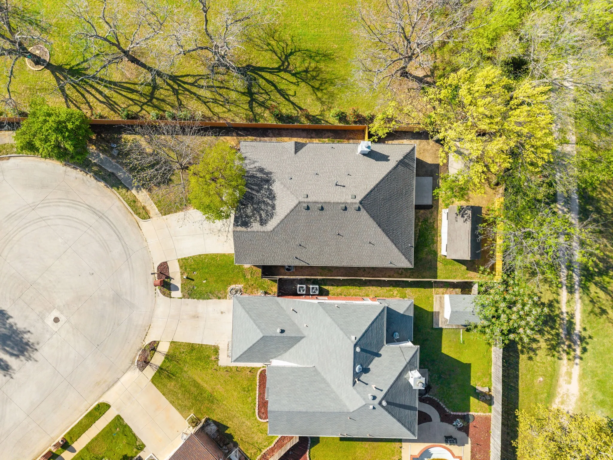 Single Family Residence For Sale in Denton County , 814 Lake Bluff Drive, Lake Dallas, Texas 75065, 3 Bedroom, 2 Bathroom, 2 Garage spaces, 1,888 Sqft, built in 1997, mls#21383561, Real Estate Agent in Lake Dallas, Homes For Sale in Denton county, Homes For Sale in Lake Dallas, Realtor in Lake Dallas Texas, Real Estate Brokerage Independent Realty Texas, Luminita Cordes Realtor