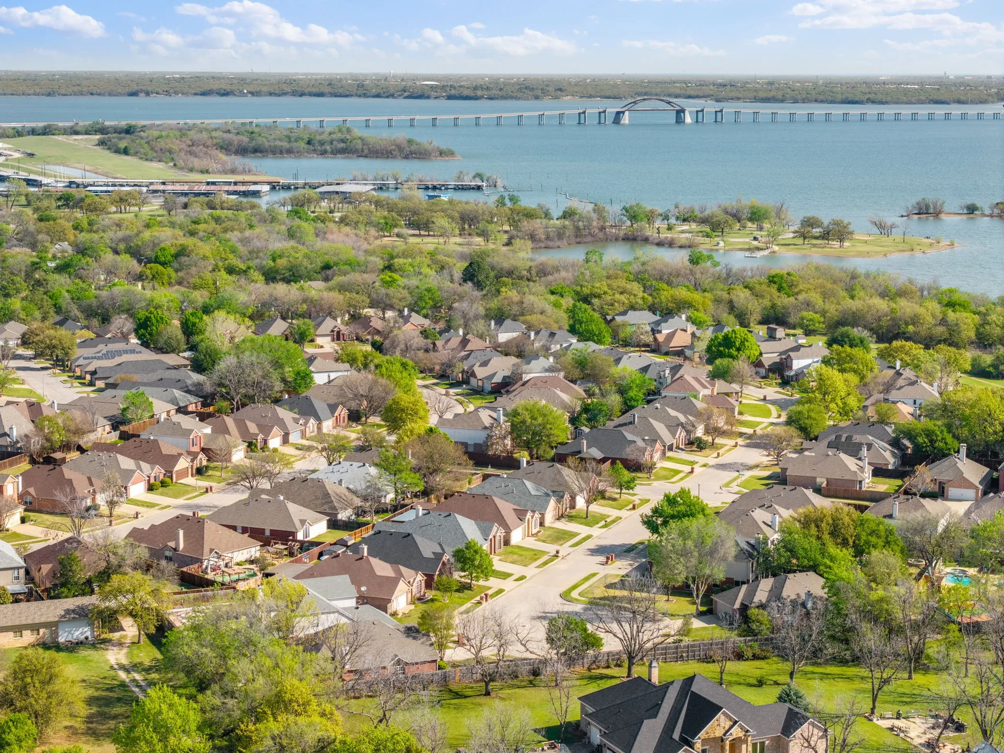 Single Family Residence For Sale in Denton County , 814 Lake Bluff Drive, Lake Dallas, Texas 75065, 3 Bedroom, 2 Bathroom, 2 Garage spaces, 1,888 Sqft, built in 1997, mls#21383561, Real Estate Agent in Lake Dallas, Homes For Sale in Denton county, Homes For Sale in Lake Dallas, Realtor in Lake Dallas Texas, Real Estate Brokerage Independent Realty Texas, Luminita Cordes Realtor