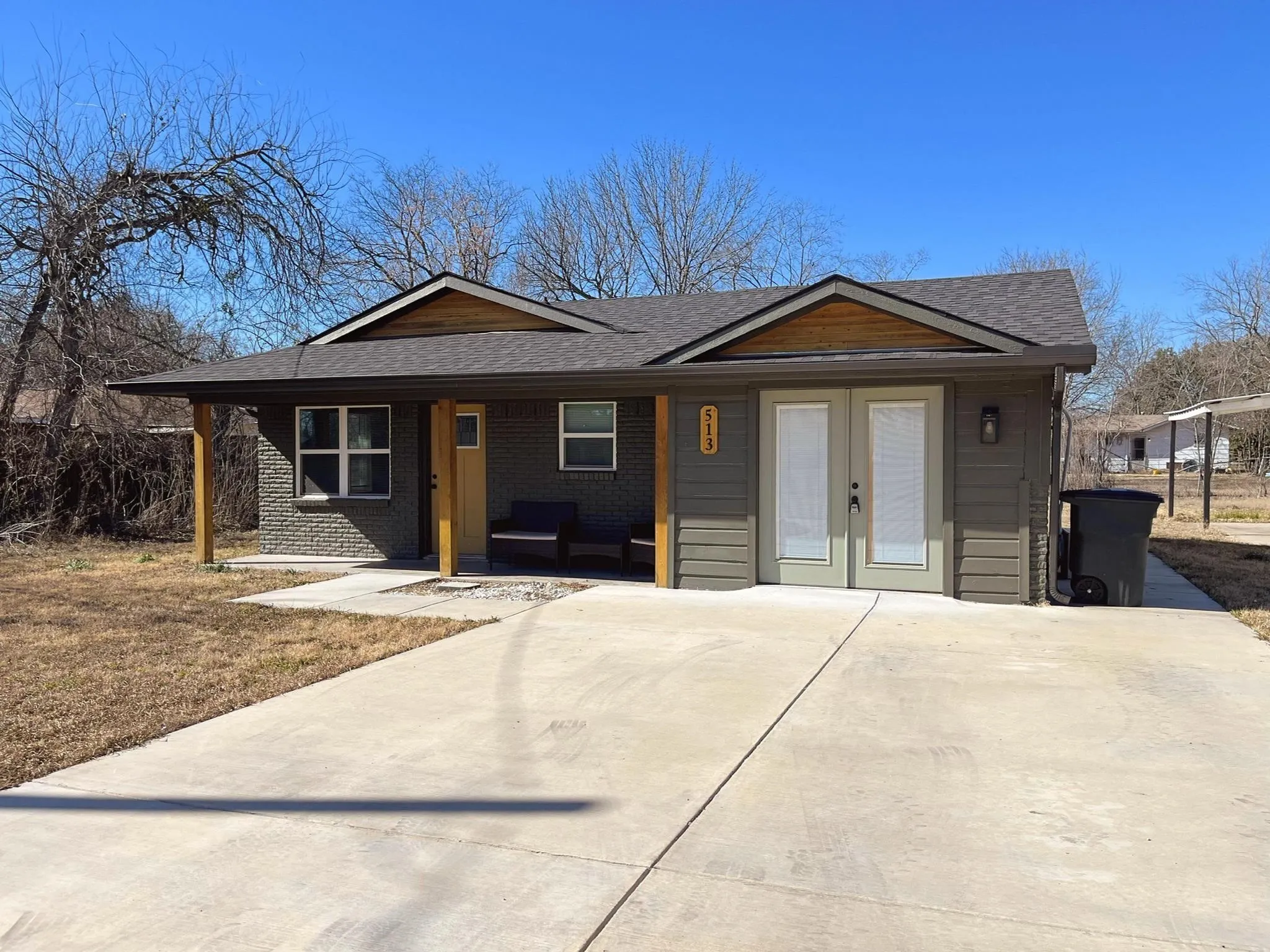 Single Family Residence For Rent in Kaufman County , 513 Burgett Street, Forney, Texas 75126, 2 Bedroom, 1 Bathroom, Garage spaces, 1,056 Sqft, built in 1970, mls#21383563, Real Estate Agent in Forney, Homes For Rent in Kaufman county, Homes For Rent in Forney, Realtor in Forney Texas, Real Estate Brokerage Independent Realty Texas, Luminita Cordes Realtor