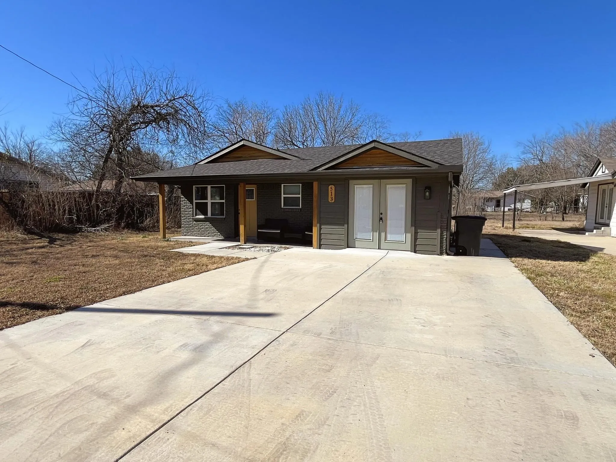 Single Family Residence For Rent in Kaufman County , 513 Burgett Street, Forney, Texas 75126, 2 Bedroom, 1 Bathroom, Garage spaces, 1,056 Sqft, built in 1970, mls#21383563, Real Estate Agent in Forney, Homes For Rent in Kaufman county, Homes For Rent in Forney, Realtor in Forney Texas, Real Estate Brokerage Independent Realty Texas, Luminita Cordes Realtor