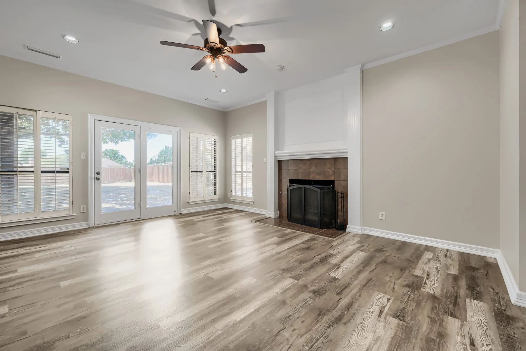 Single Family Residence For Sale in Dallas County , 100 Coventry Court, Irving, Texas 75061, 3 Bedroom, 3 Bathroom, 2 Garage spaces, 2,429 Sqft, built in 1986, mls#21261756, Real Estate Agent in Irving, Homes For Sale in Dallas county, Homes For Sale in Irving, Realtor in Irving Texas, Real Estate Brokerage Independent Realty Texas, Luminita Cordes Realtor