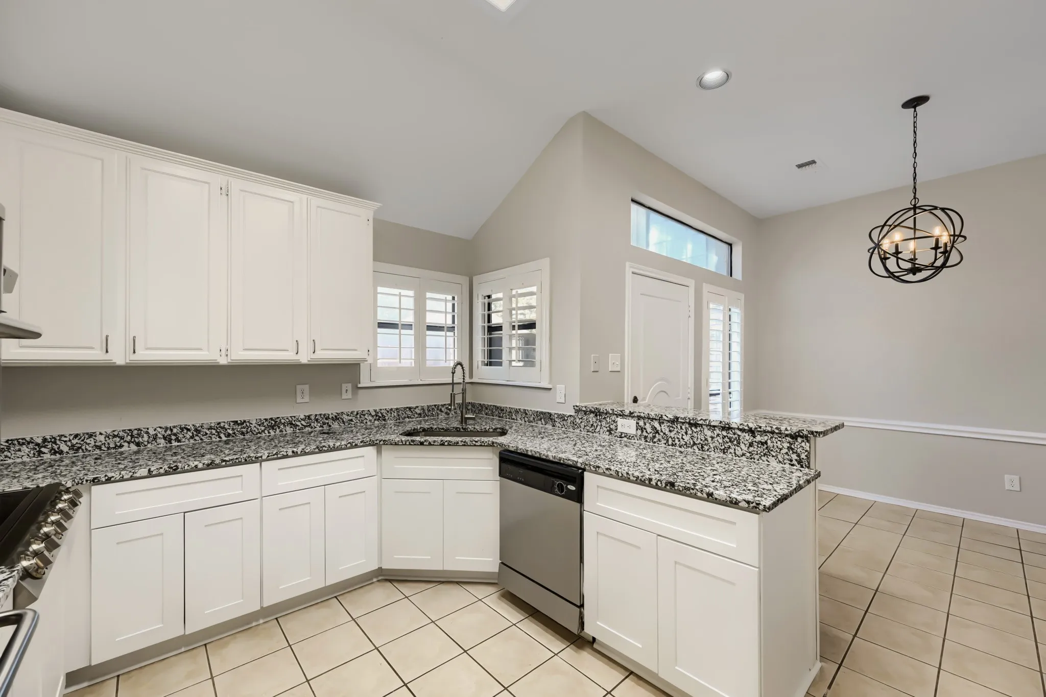 Single Family Residence For Sale in Dallas County , 100 Coventry Court, Irving, Texas 75061, 3 Bedroom, 3 Bathroom, 2 Garage spaces, 2,429 Sqft, built in 1986, mls#21261756, Real Estate Agent in Irving, Homes For Sale in Dallas county, Homes For Sale in Irving, Realtor in Irving Texas, Real Estate Brokerage Independent Realty Texas, Luminita Cordes Realtor