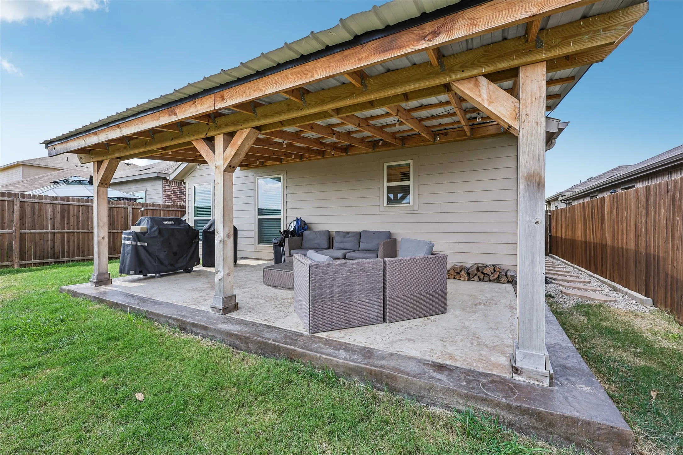 Single Family Residence For Sale in Hunt County , 2205 Feeder Way, Royse City, Texas 75189, 3 Bedroom, 2 Bathroom, 2 Garage spaces, 1,409 Sqft, built in 2023, mls#21383245, Real Estate Agent in Royse City, Homes For Sale in Hunt county, Homes For Sale in Royse City, Realtor in Royse City Texas, Real Estate Brokerage Independent Realty Texas, Luminita Cordes Realtor
