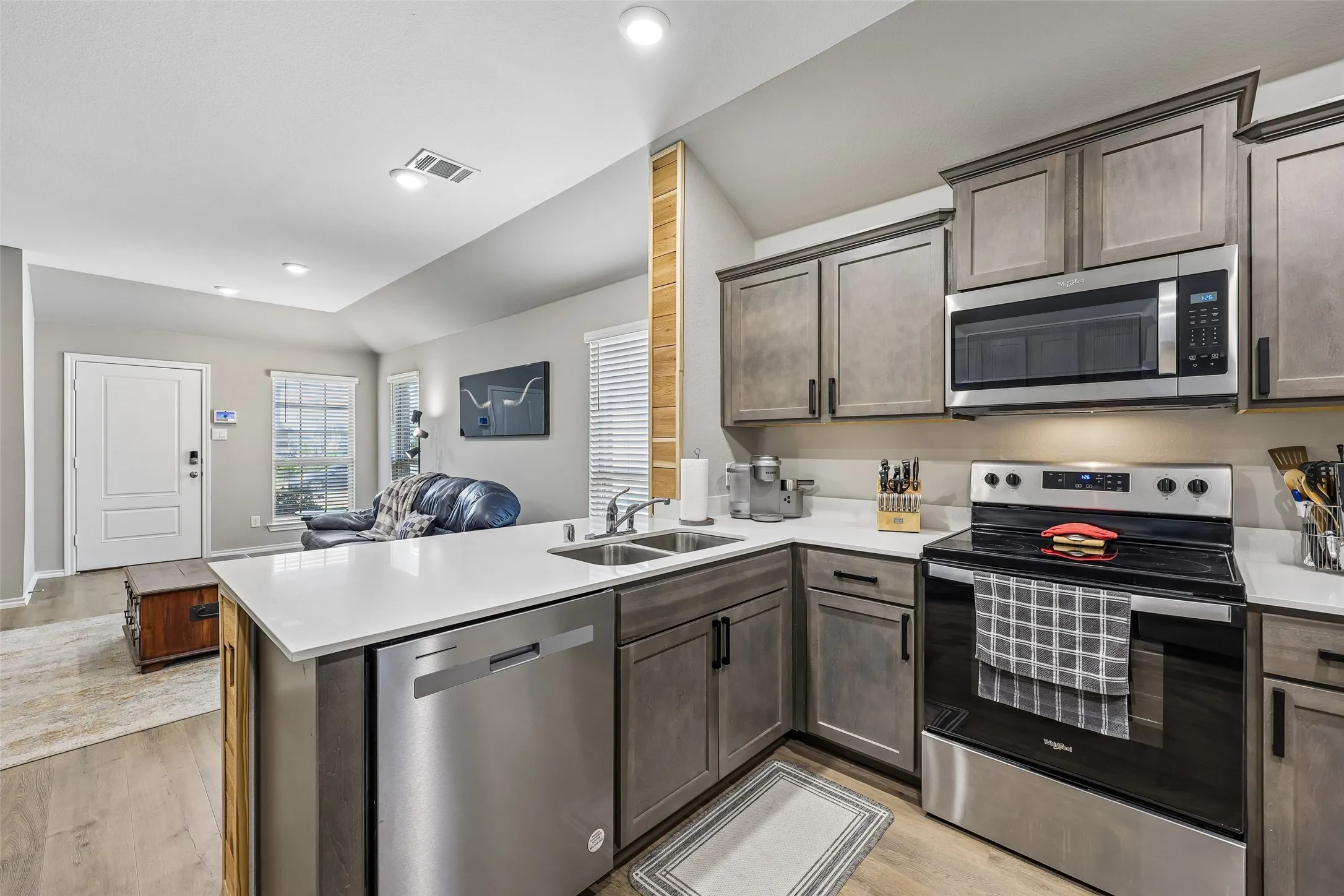 Single Family Residence For Sale in Hunt County , 2205 Feeder Way, Royse City, Texas 75189, 3 Bedroom, 2 Bathroom, 2 Garage spaces, 1,409 Sqft, built in 2023, mls#21383245, Real Estate Agent in Royse City, Homes For Sale in Hunt county, Homes For Sale in Royse City, Realtor in Royse City Texas, Real Estate Brokerage Independent Realty Texas, Luminita Cordes Realtor