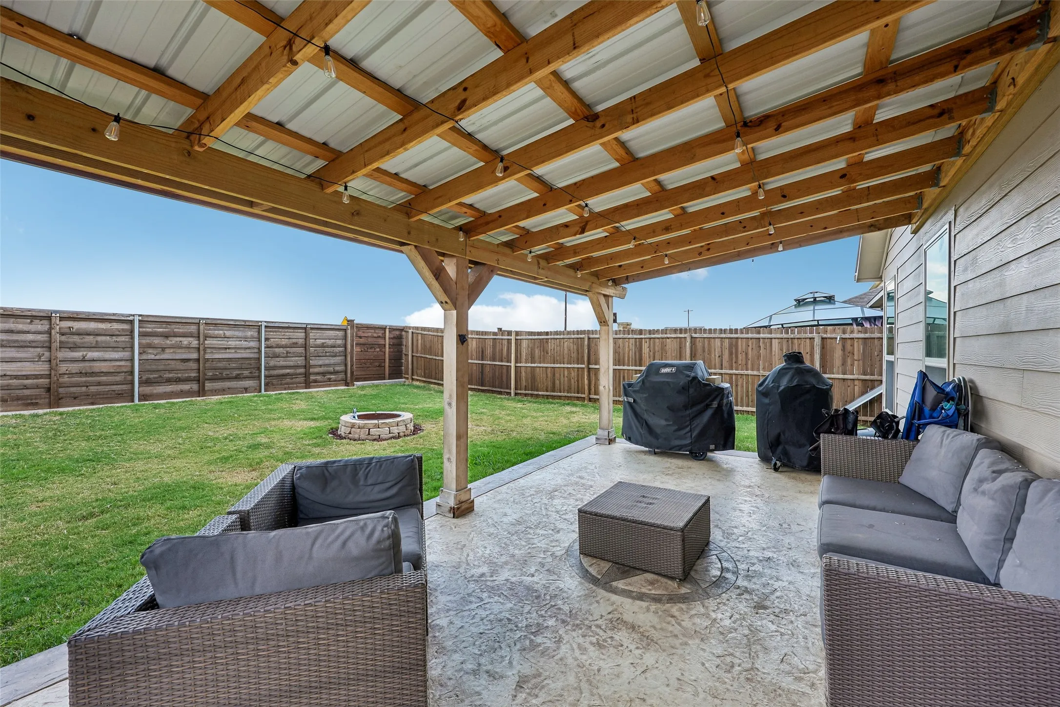 Single Family Residence For Sale in Hunt County , 2205 Feeder Way, Royse City, Texas 75189, 3 Bedroom, 2 Bathroom, 2 Garage spaces, 1,409 Sqft, built in 2023, mls#21383245, Real Estate Agent in Royse City, Homes For Sale in Hunt county, Homes For Sale in Royse City, Realtor in Royse City Texas, Real Estate Brokerage Independent Realty Texas, Luminita Cordes Realtor