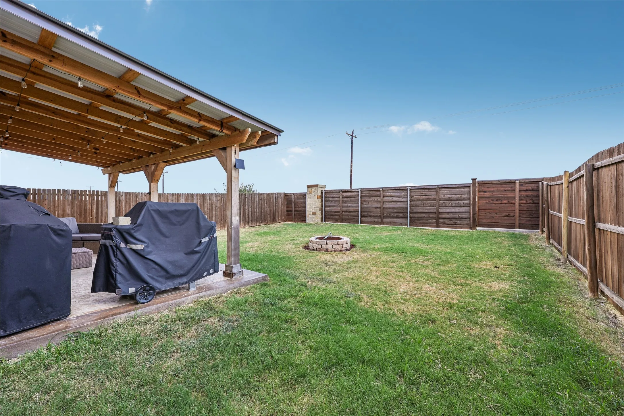 Single Family Residence For Sale in Hunt County , 2205 Feeder Way, Royse City, Texas 75189, 3 Bedroom, 2 Bathroom, 2 Garage spaces, 1,409 Sqft, built in 2023, mls#21383245, Real Estate Agent in Royse City, Homes For Sale in Hunt county, Homes For Sale in Royse City, Realtor in Royse City Texas, Real Estate Brokerage Independent Realty Texas, Luminita Cordes Realtor