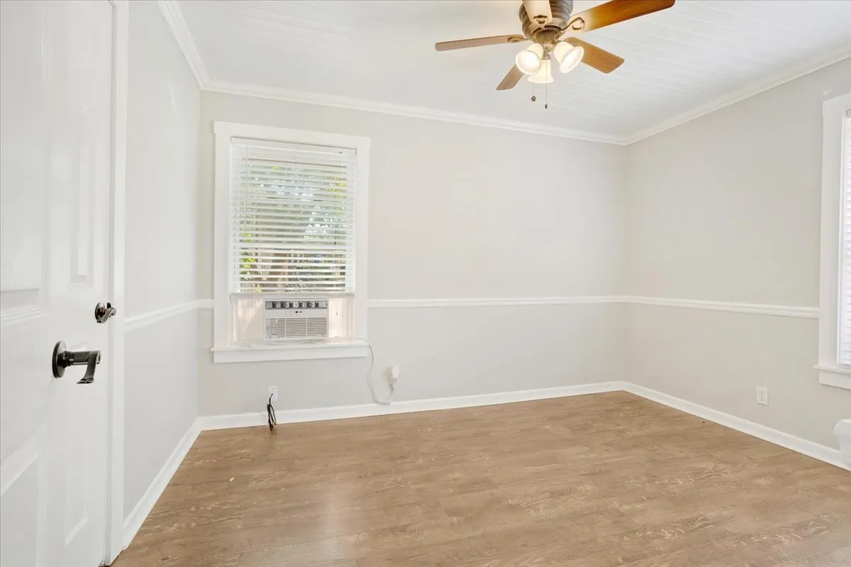 Single Family Residence For Rent in Grayson County , 2532 Steven Drive, Denison, Texas 75020, 3 Bedroom, 1 Bathroom, Garage spaces, 1,239 Sqft, built in 1962, mls#21373898, Real Estate Agent in Denison, Homes For Rent in Grayson county, Homes For Rent in Denison, Realtor in Denison Texas, Real Estate Brokerage Independent Realty Texas, Luminita Cordes Realtor