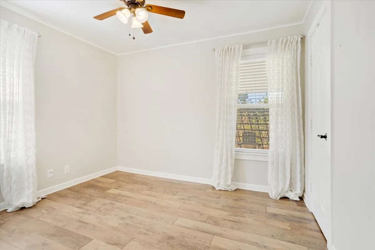 Single Family Residence For Rent in Grayson County , 2532 Steven Drive, Denison, Texas 75020, 3 Bedroom, 1 Bathroom, Garage spaces, 1,239 Sqft, built in 1962, mls#21373898, Real Estate Agent in Denison, Homes For Rent in Grayson county, Homes For Rent in Denison, Realtor in Denison Texas, Real Estate Brokerage Independent Realty Texas, Luminita Cordes Realtor