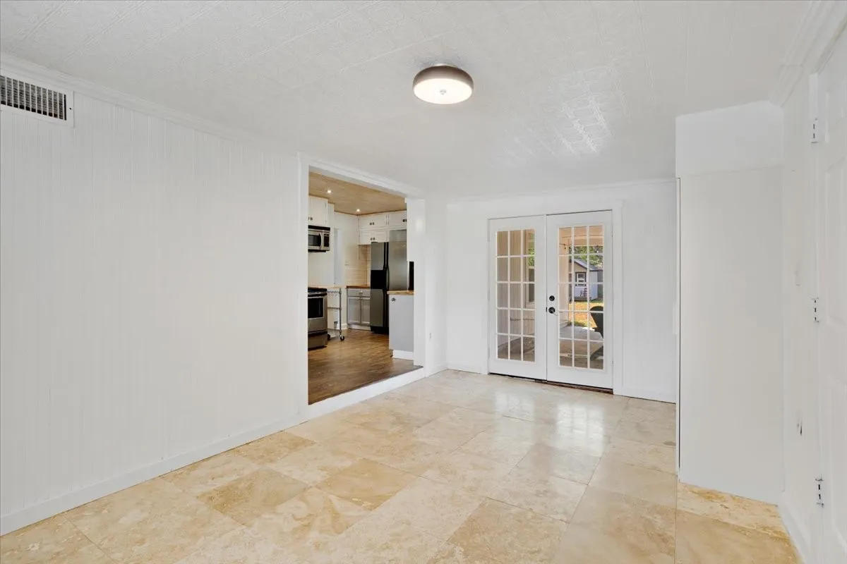 Single Family Residence For Rent in Grayson County , 2532 Steven Drive, Denison, Texas 75020, 3 Bedroom, 1 Bathroom, Garage spaces, 1,239 Sqft, built in 1962, mls#21373898, Real Estate Agent in Denison, Homes For Rent in Grayson county, Homes For Rent in Denison, Realtor in Denison Texas, Real Estate Brokerage Independent Realty Texas, Luminita Cordes Realtor