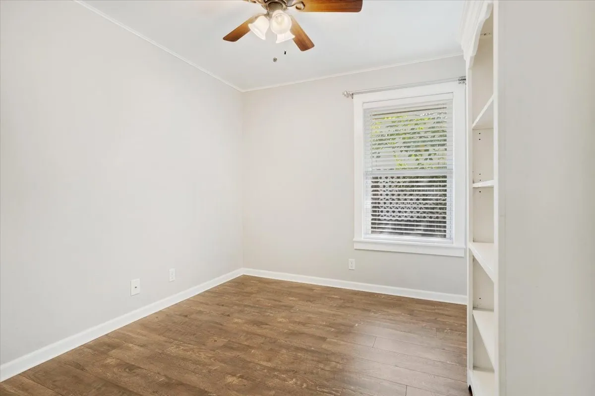 Single Family Residence For Rent in Grayson County , 2532 Steven Drive, Denison, Texas 75020, 3 Bedroom, 1 Bathroom, Garage spaces, 1,239 Sqft, built in 1962, mls#21373898, Real Estate Agent in Denison, Homes For Rent in Grayson county, Homes For Rent in Denison, Realtor in Denison Texas, Real Estate Brokerage Independent Realty Texas, Luminita Cordes Realtor