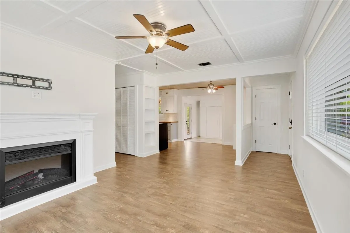 Single Family Residence For Rent in Grayson County , 2532 Steven Drive, Denison, Texas 75020, 3 Bedroom, 1 Bathroom, Garage spaces, 1,239 Sqft, built in 1962, mls#21373898, Real Estate Agent in Denison, Homes For Rent in Grayson county, Homes For Rent in Denison, Realtor in Denison Texas, Real Estate Brokerage Independent Realty Texas, Luminita Cordes Realtor