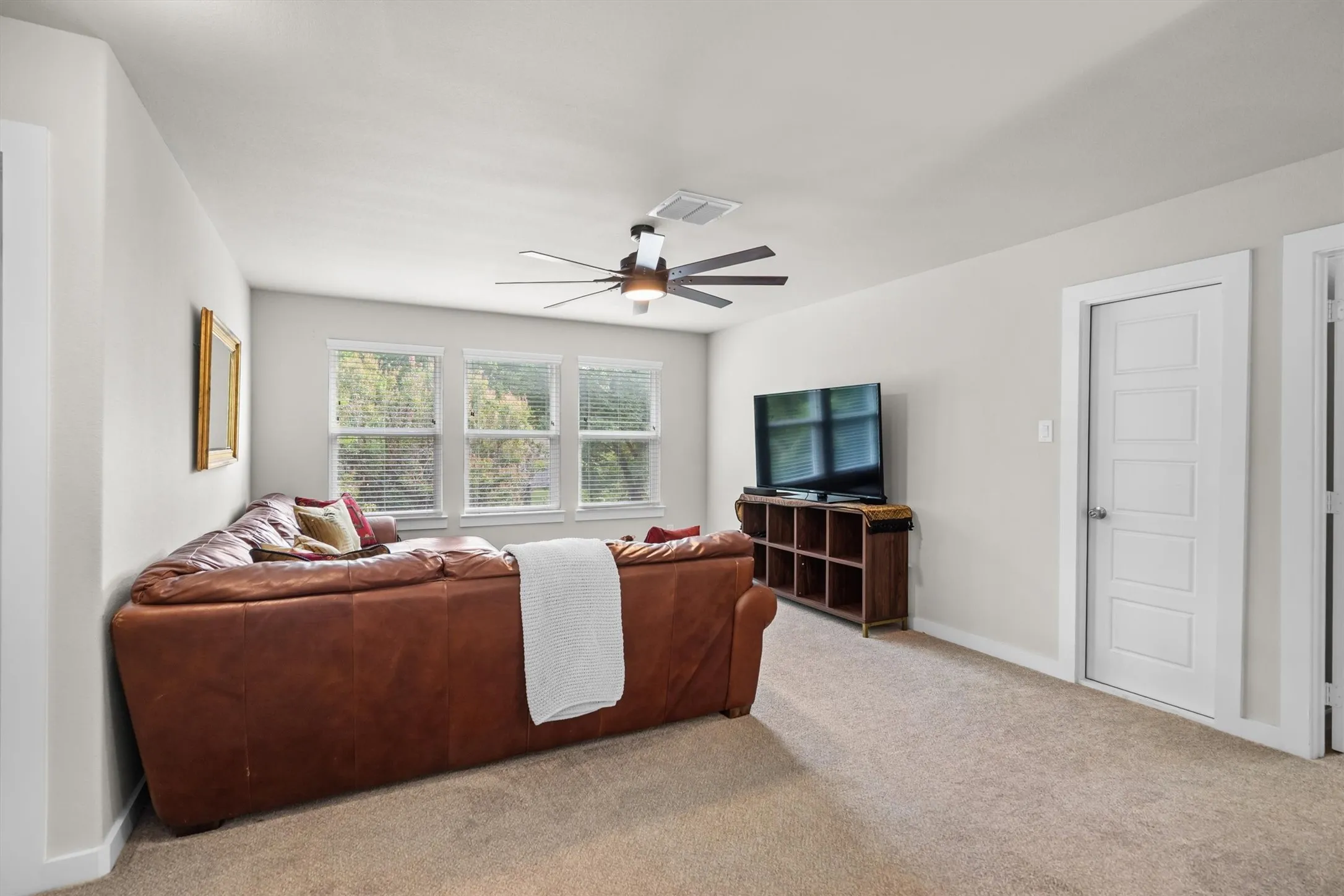 Single Family Residence For Sale in Denton County , 111 Rusk Street, Argyle, Texas 76226, 5 Bedroom, 3 Bathroom, 2 Garage spaces, 2,311 Sqft, built in 2019, mls#21365071, Real Estate Agent in Argyle, Homes For Sale in Denton county, Homes For Sale in Argyle, Realtor in Argyle Texas, Real Estate Brokerage Independent Realty Texas, Luminita Cordes Realtor