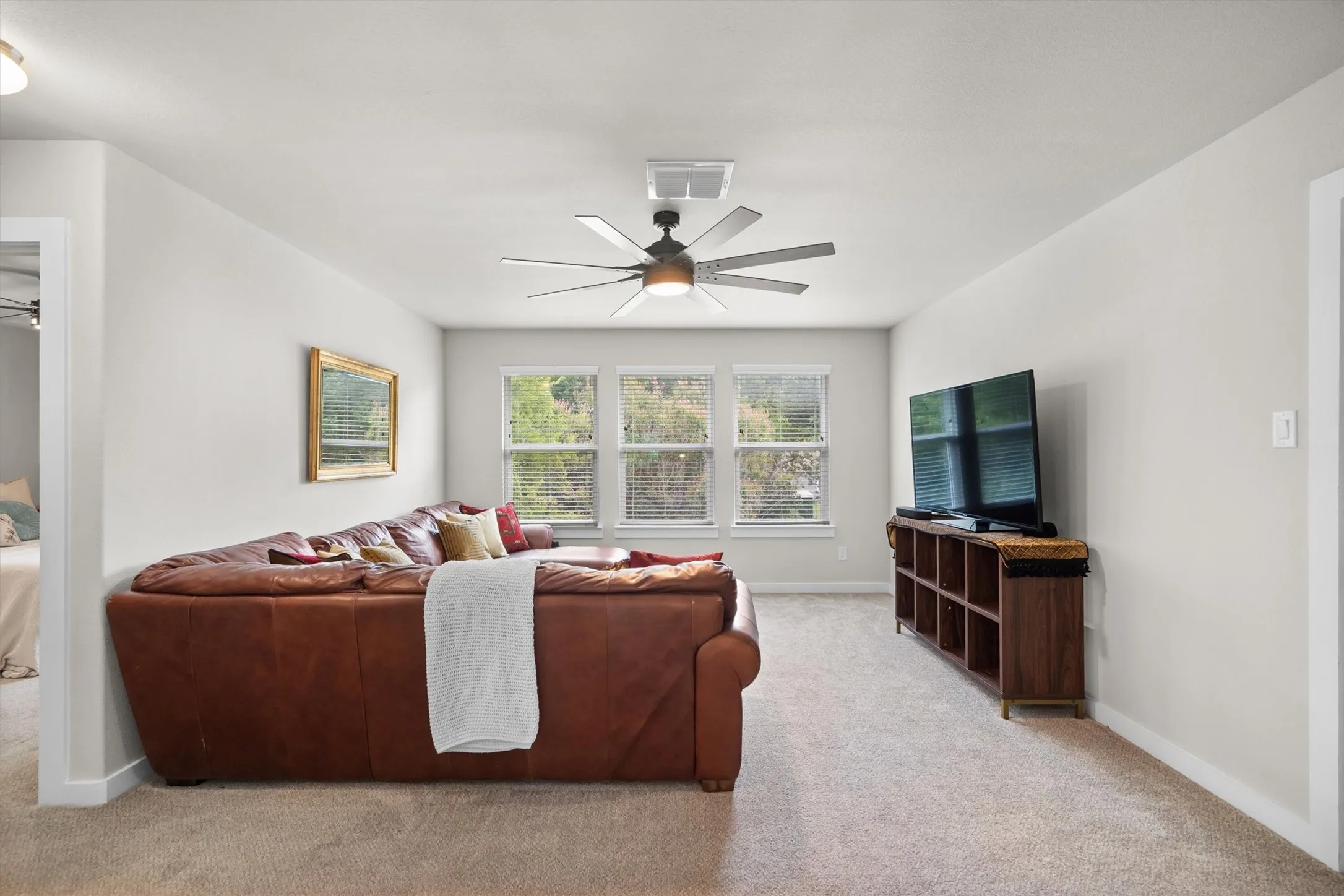Single Family Residence For Sale in Denton County , 111 Rusk Street, Argyle, Texas 76226, 5 Bedroom, 3 Bathroom, 2 Garage spaces, 2,311 Sqft, built in 2019, mls#21365071, Real Estate Agent in Argyle, Homes For Sale in Denton county, Homes For Sale in Argyle, Realtor in Argyle Texas, Real Estate Brokerage Independent Realty Texas, Luminita Cordes Realtor