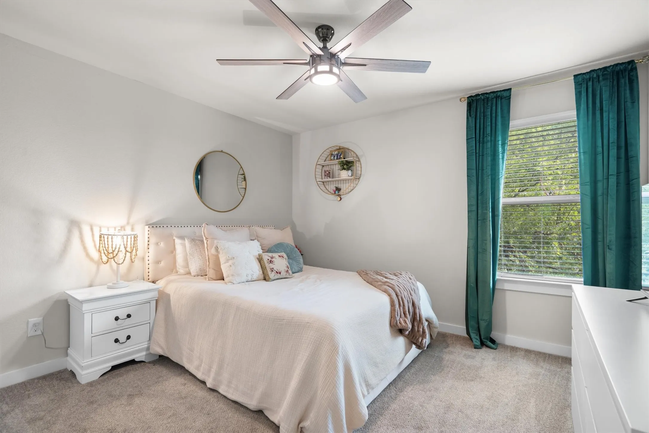 Single Family Residence For Sale in Denton County , 111 Rusk Street, Argyle, Texas 76226, 5 Bedroom, 3 Bathroom, 2 Garage spaces, 2,311 Sqft, built in 2019, mls#21365071, Real Estate Agent in Argyle, Homes For Sale in Denton county, Homes For Sale in Argyle, Realtor in Argyle Texas, Real Estate Brokerage Independent Realty Texas, Luminita Cordes Realtor