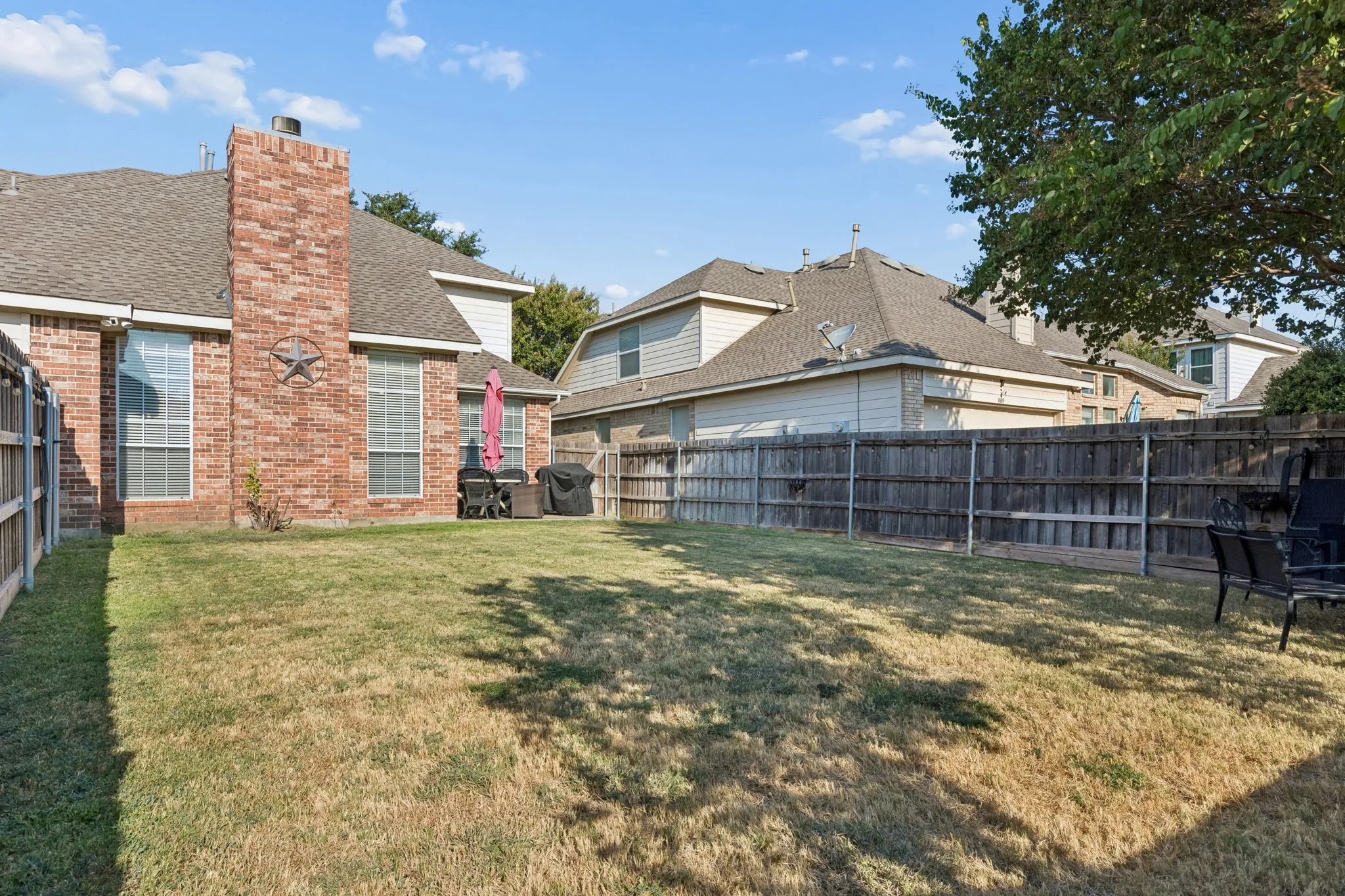 Single Family Residence For Sale in Collin County , 3009 Hemlock Lane, Mc Kinney, Texas 75070, 4 Bedroom, 3 Bathroom, 2 Garage spaces, 2,607 Sqft, built in 2000, mls#21380209, Real Estate Agent in Mc Kinney, Homes For Sale in Collin county, Homes For Sale in Mc Kinney, Realtor in Mc Kinney Texas, Real Estate Brokerage Independent Realty Texas, Luminita Cordes Realtor