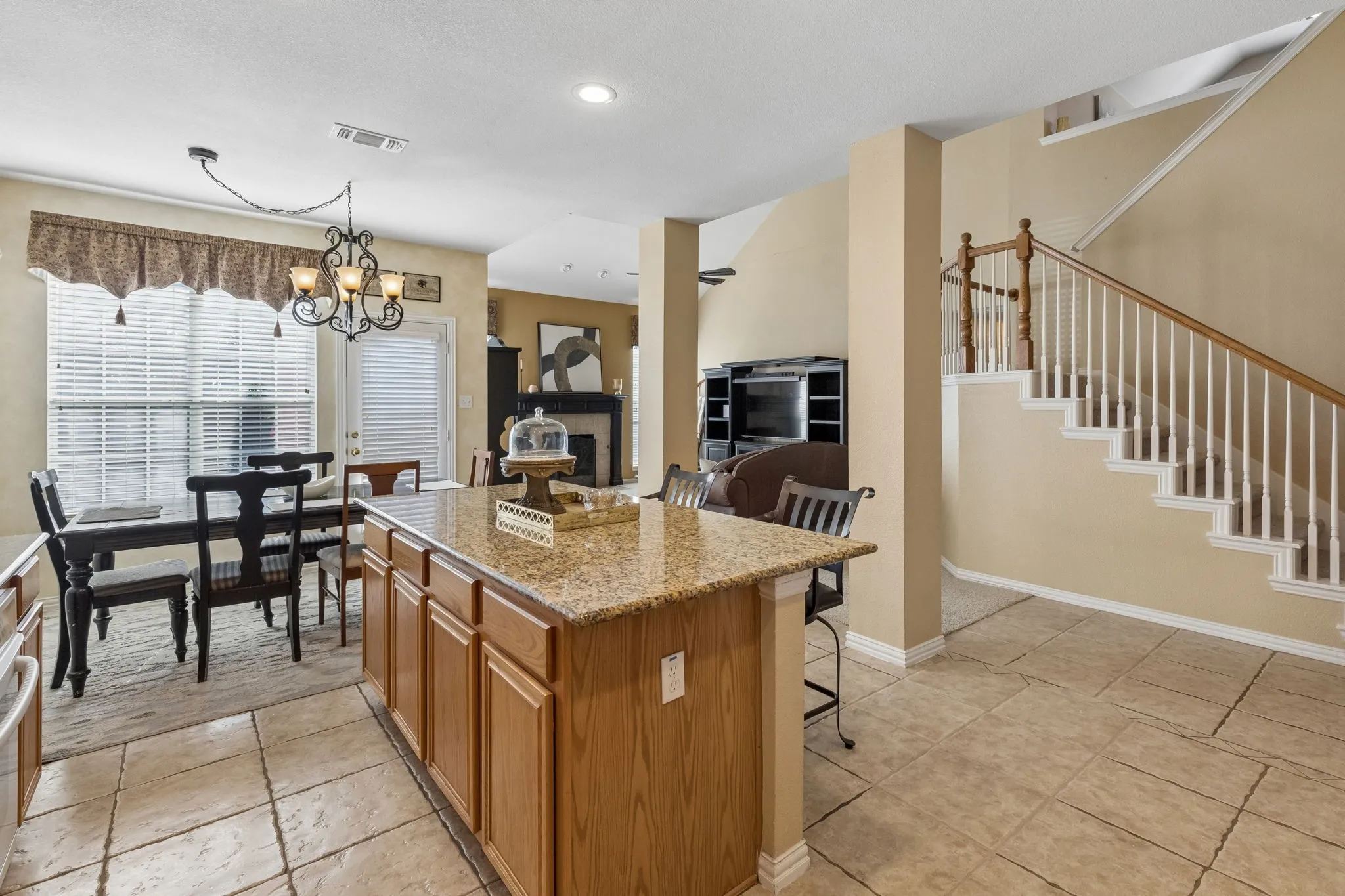 Single Family Residence For Sale in Collin County , 3009 Hemlock Lane, Mc Kinney, Texas 75070, 4 Bedroom, 3 Bathroom, 2 Garage spaces, 2,607 Sqft, built in 2000, mls#21380209, Real Estate Agent in Mc Kinney, Homes For Sale in Collin county, Homes For Sale in Mc Kinney, Realtor in Mc Kinney Texas, Real Estate Brokerage Independent Realty Texas, Luminita Cordes Realtor