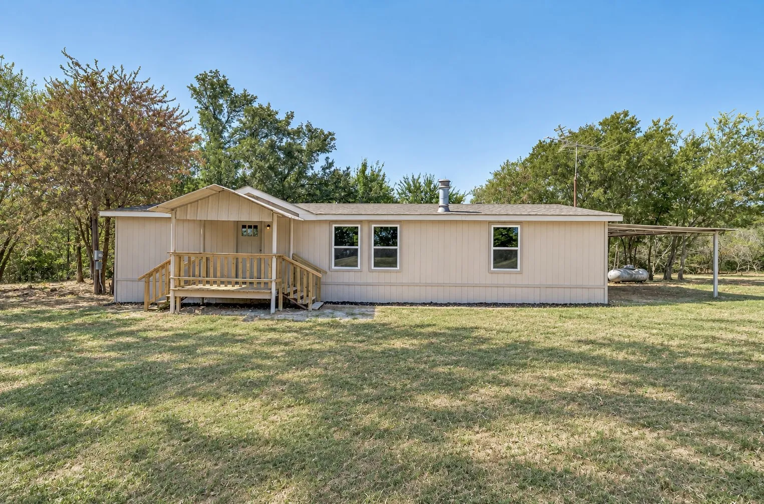 Mobile Home For Sale in Parker County , 3654 Cedar Street, Weatherford, Texas 76088, 3 Bedroom, 2 Bathroom, Garage spaces, 1,568 Sqft, built in 1990, mls#21380986, Real Estate Agent in Weatherford, Homes For Sale in Parker county, Homes For Sale in Weatherford, Realtor in Weatherford Texas, Real Estate Brokerage Independent Realty Texas, Luminita Cordes Realtor