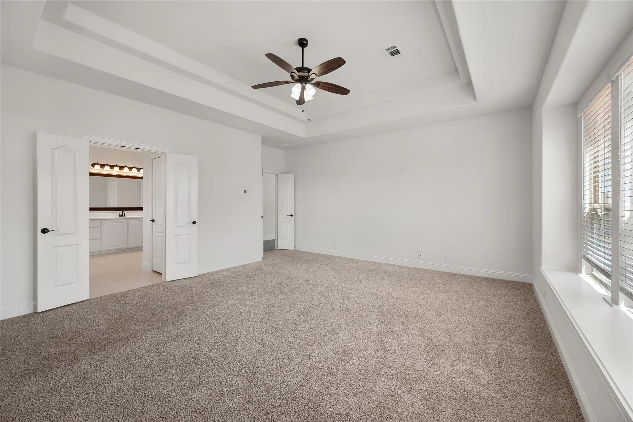 And from here you can see straight into the ensuite — this room really does feel like its own private wing of the house.