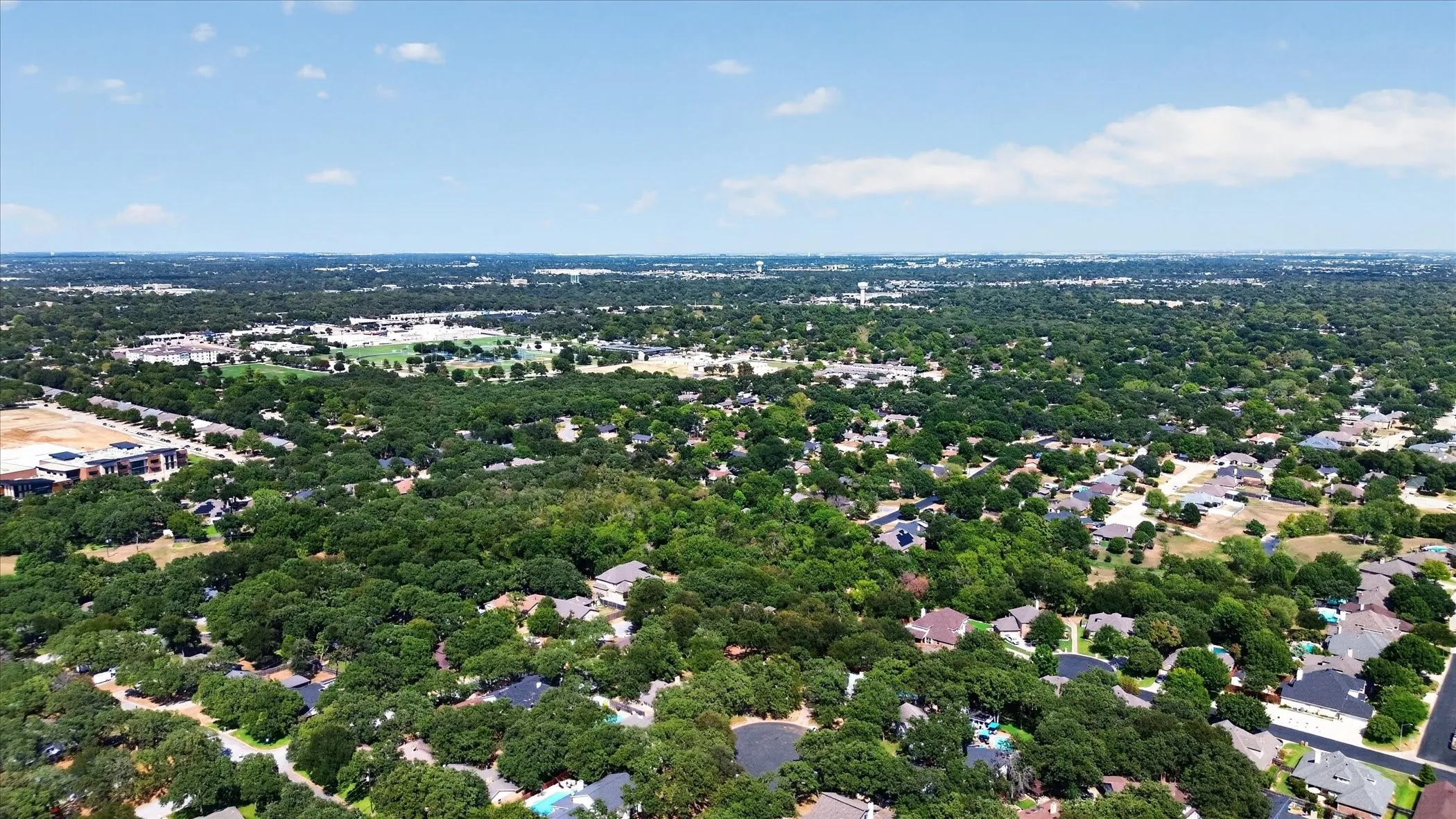 Single Family Residence For Sale in Tarrant County , 1000 Cherry Court, Hurst, Texas 76053, 4 Bedroom, 4 Bathroom, 2 Garage spaces, 2,654 Sqft, built in 1974, mls#21380956, Real Estate Agent in Hurst, Homes For Sale in Tarrant county, Homes For Sale in Hurst, Realtor in Hurst Texas, Real Estate Brokerage Independent Realty Texas, Luminita Cordes Realtor