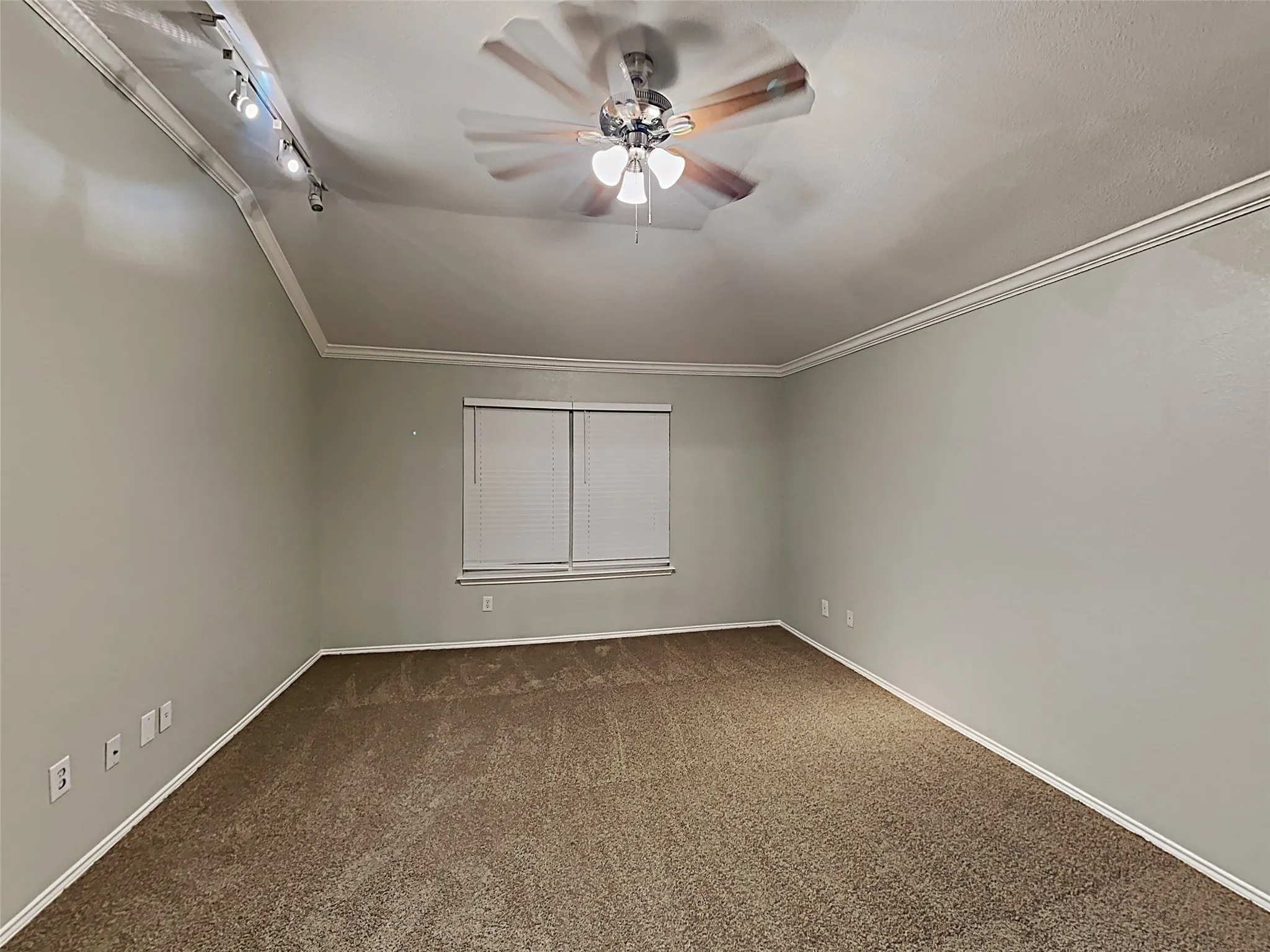 Single Family Residence For Rent in Tarrant County , 11820 Ponderosa Pine Drive, Fort Worth, Texas 76244, 4 Bedroom, 2 Bathroom, 2 Garage spaces, 1,955 Sqft, built in 2002, mls#21383186, Real Estate Agent in Fort Worth, Homes For Rent in Tarrant county, Homes For Rent in Fort Worth, Realtor in Fort Worth Texas, Real Estate Brokerage Independent Realty Texas, Luminita Cordes Realtor