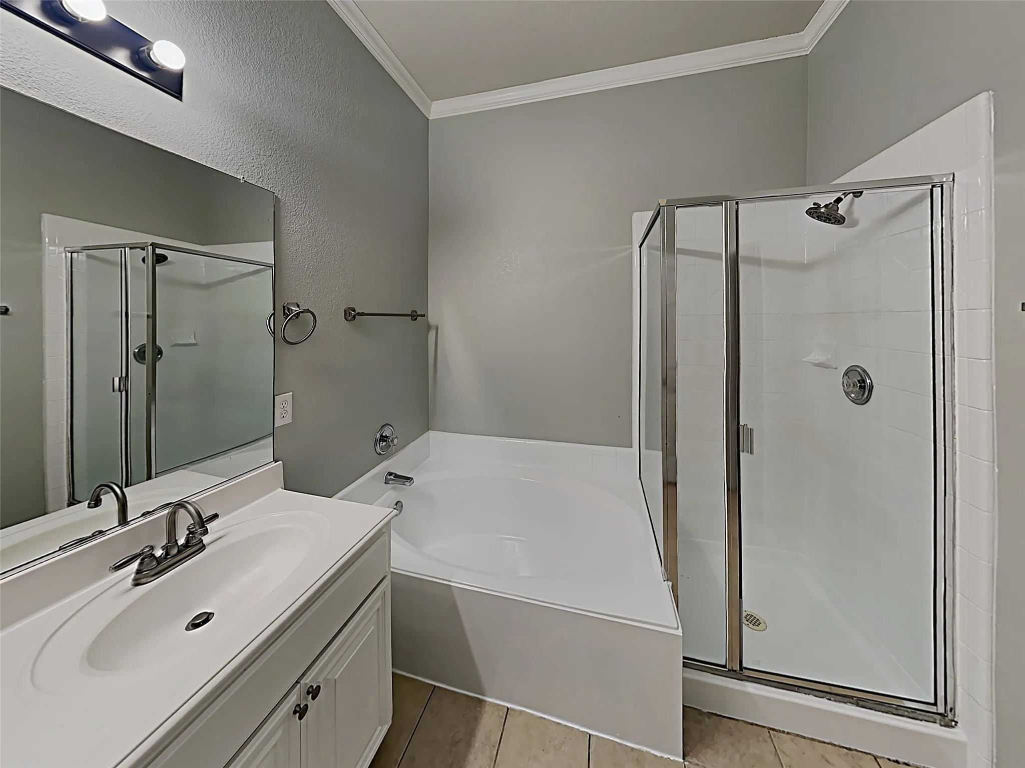 Single Family Residence For Rent in Tarrant County , 11820 Ponderosa Pine Drive, Fort Worth, Texas 76244, 4 Bedroom, 2 Bathroom, 2 Garage spaces, 1,955 Sqft, built in 2002, mls#21383186, Real Estate Agent in Fort Worth, Homes For Rent in Tarrant county, Homes For Rent in Fort Worth, Realtor in Fort Worth Texas, Real Estate Brokerage Independent Realty Texas, Luminita Cordes Realtor