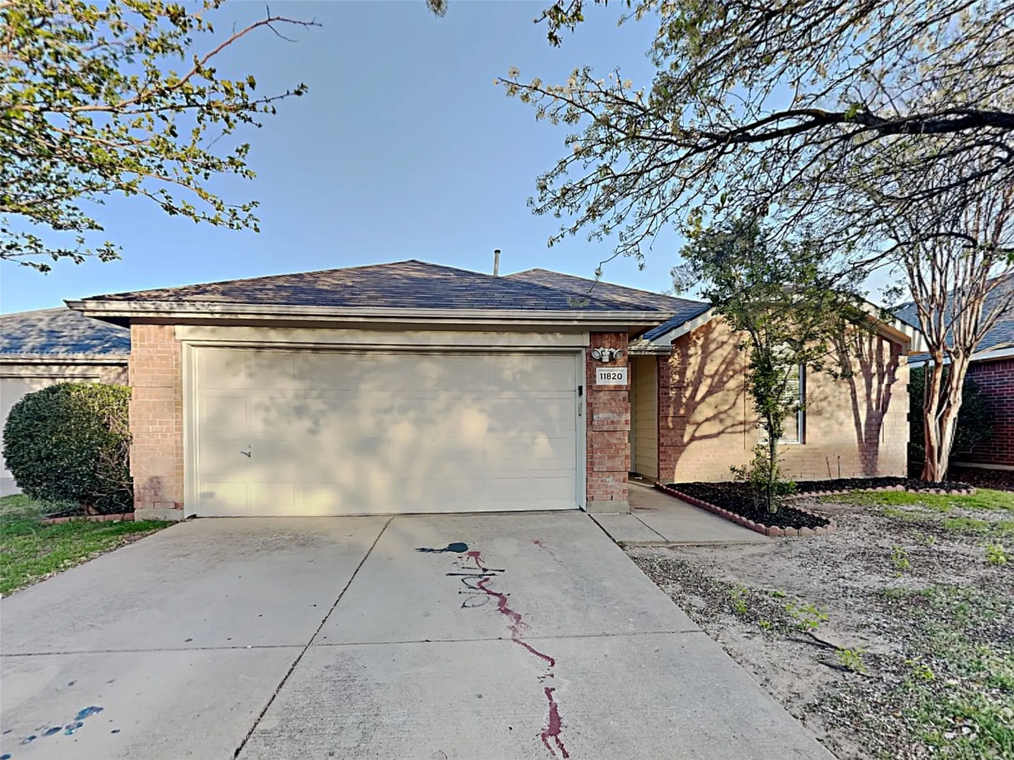 Single Family Residence For Rent in Tarrant County , 11820 Ponderosa Pine Drive, Fort Worth, Texas 76244, 4 Bedroom, 2 Bathroom, 2 Garage spaces, 1,955 Sqft, built in 2002, mls#21383186, Real Estate Agent in Fort Worth, Homes For Rent in Tarrant county, Homes For Rent in Fort Worth, Realtor in Fort Worth Texas, Real Estate Brokerage Independent Realty Texas, Luminita Cordes Realtor